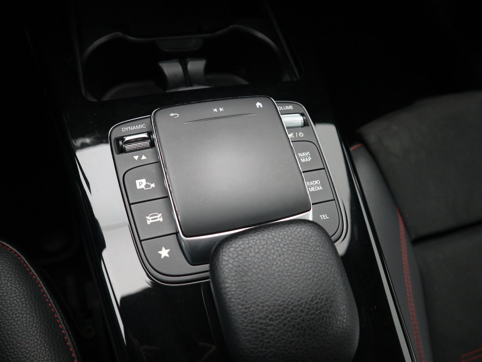 14 - Mercedes Classe A 250 e plug in hybrid (e eq-power) premium 8g-dct