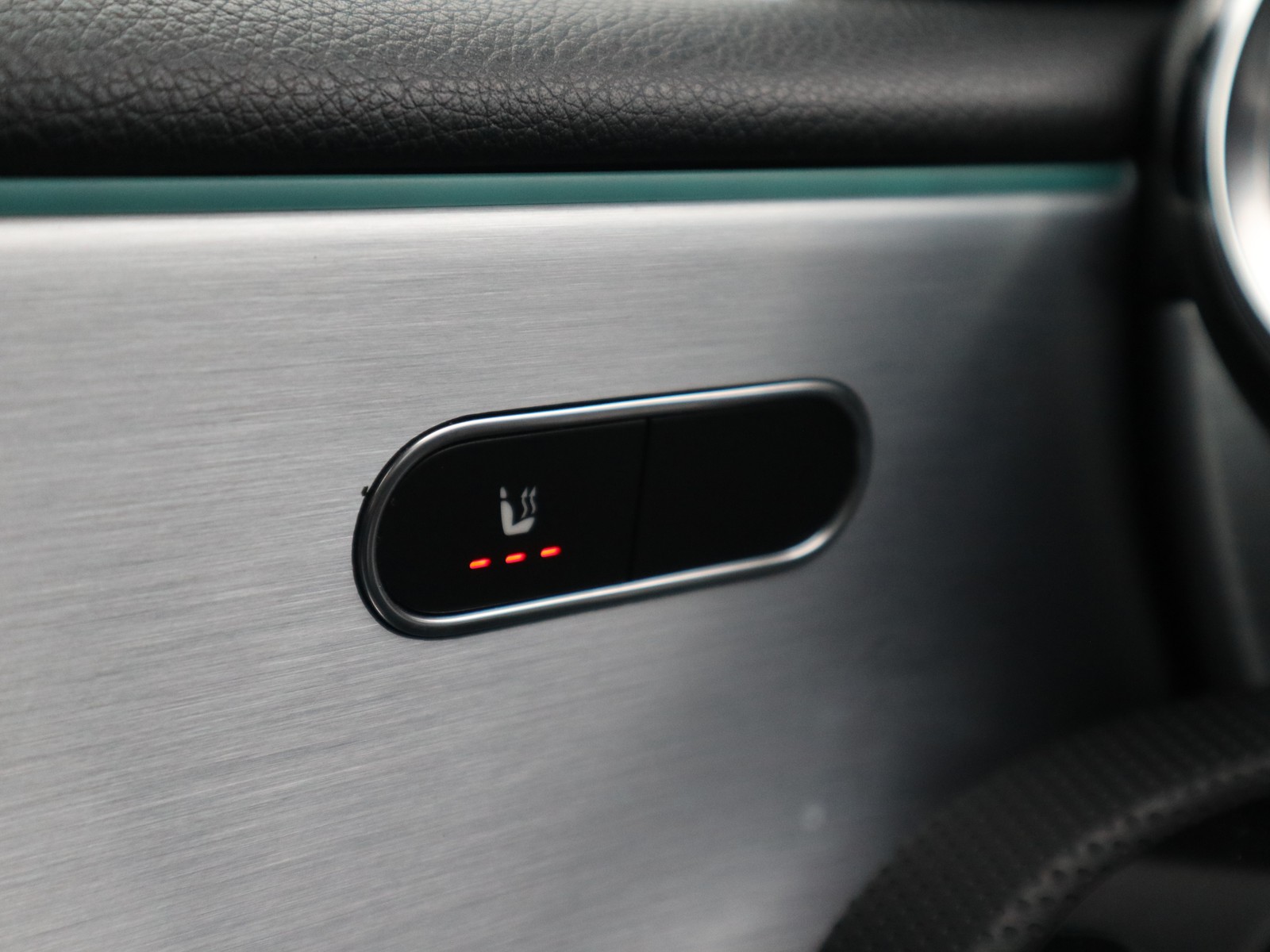 15 - Mercedes Classe A 250 e plug in hybrid (e eq-power) premium 8g-dct