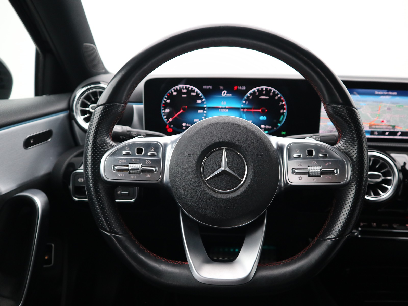 17 - Mercedes Classe A 250 e plug in hybrid (e eq-power) premium 8g-dct