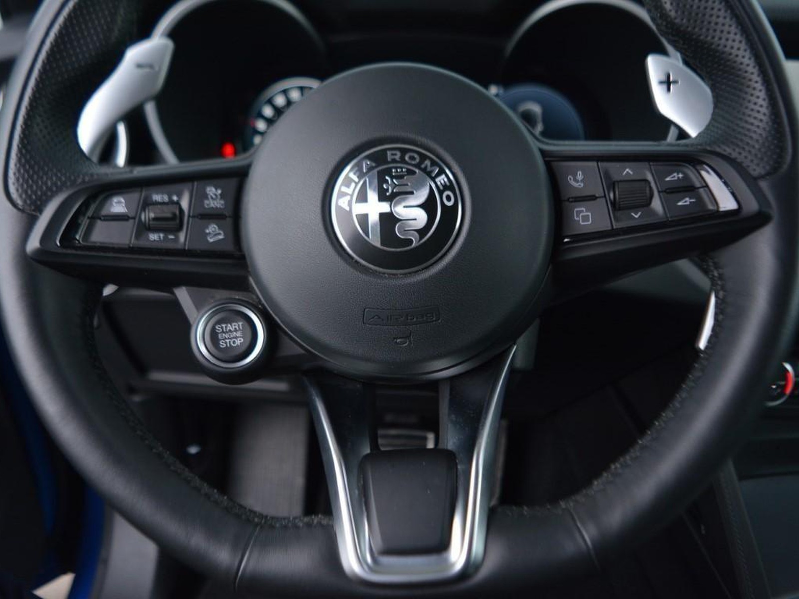 16 - Alfa Romeo Stelvio 2.2 turbo 210cv veloce q4 at8