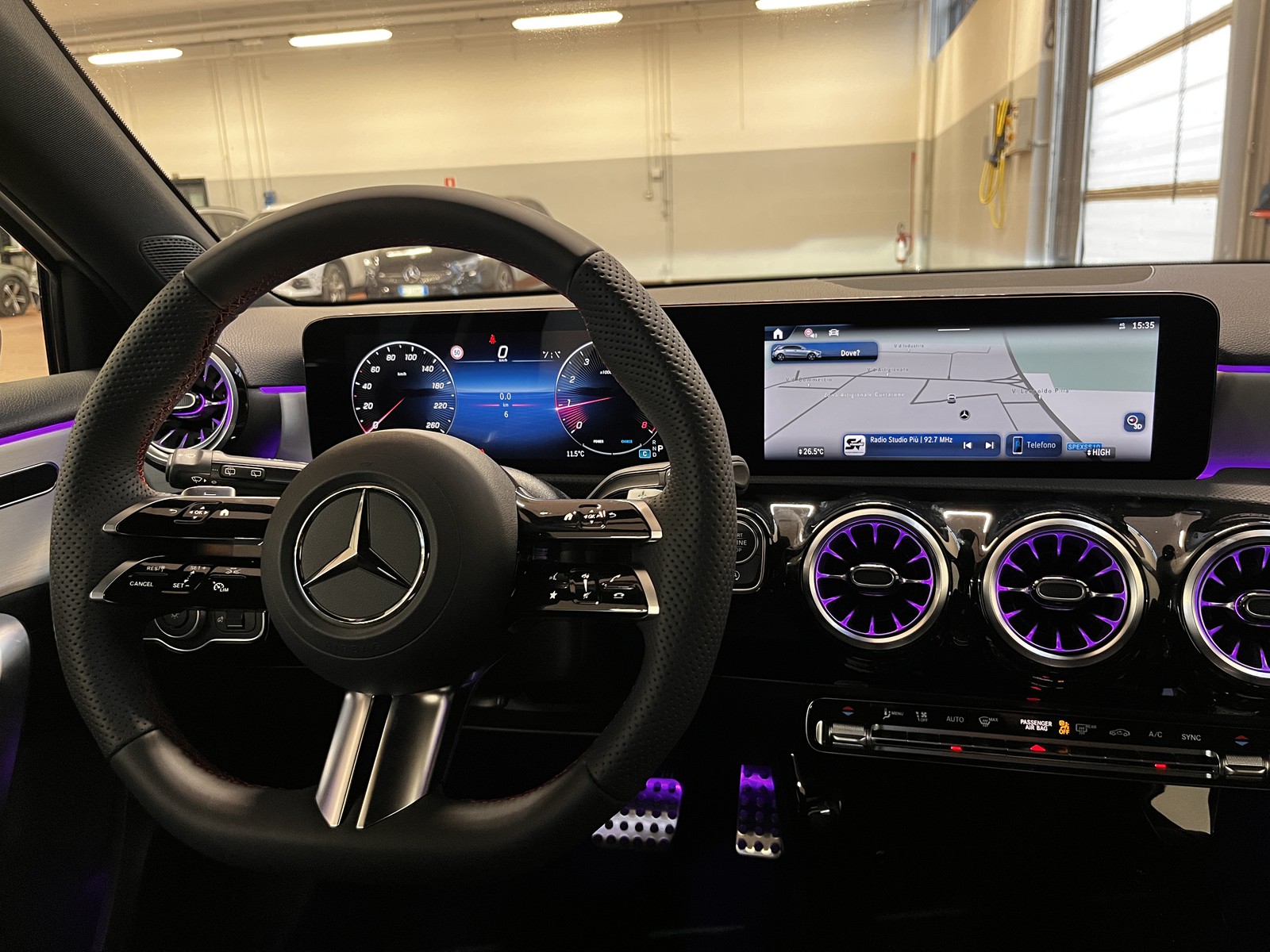 12 - Mercedes Classe A 180 amg line premium 7g-dct