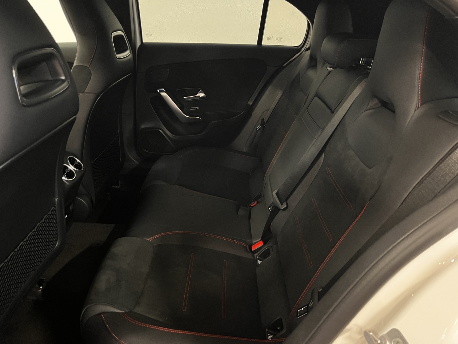 8 - Mercedes Classe A 180 amg line premium 7g-dct