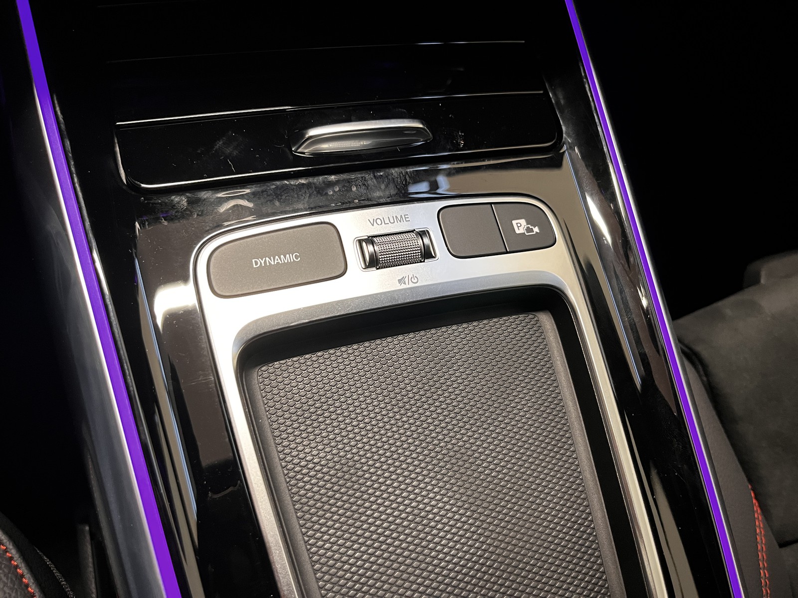 14 - Mercedes GLA 200 d amg line premium 4matic 8g-dct