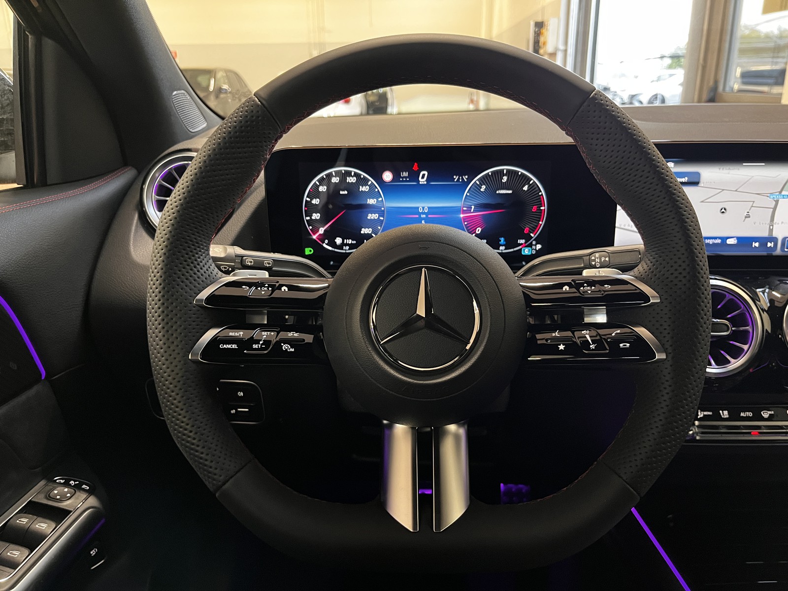 17 - Mercedes GLA 200 d amg line premium 4matic 8g-dct