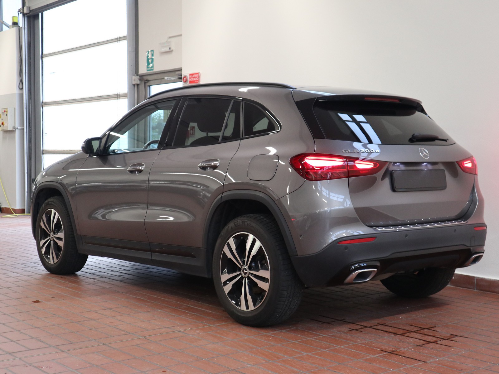 5 - Mercedes GLA 200 d progressive advanced plus 8g-dct