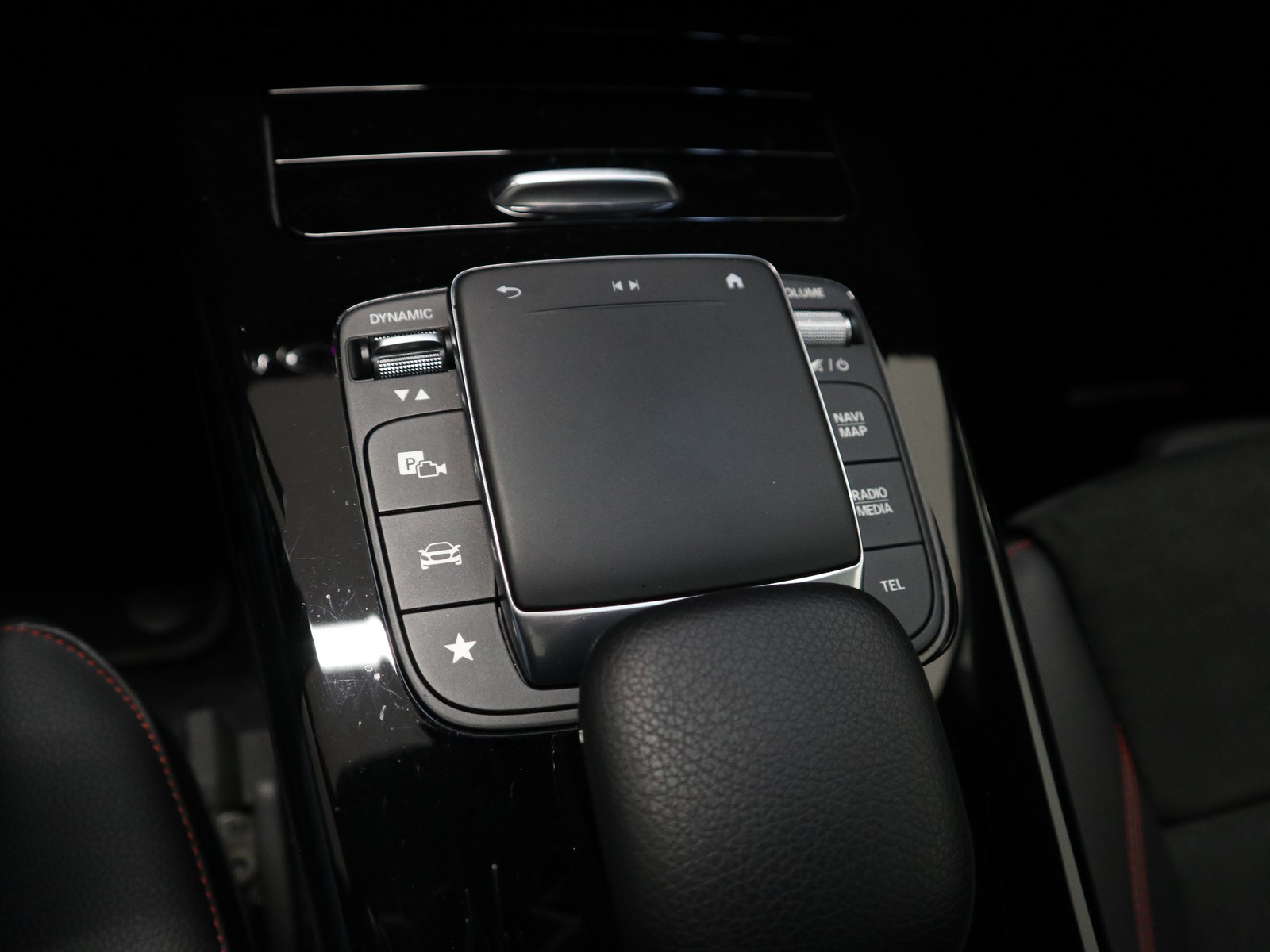 14 - Mercedes CLA shooting brake 200 d premium 8g-dct