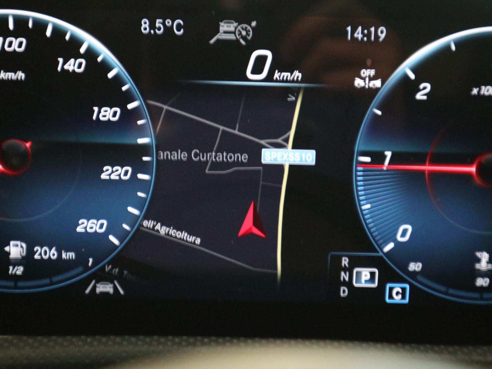 16 - Mercedes CLA shooting brake 200 d premium 8g-dct