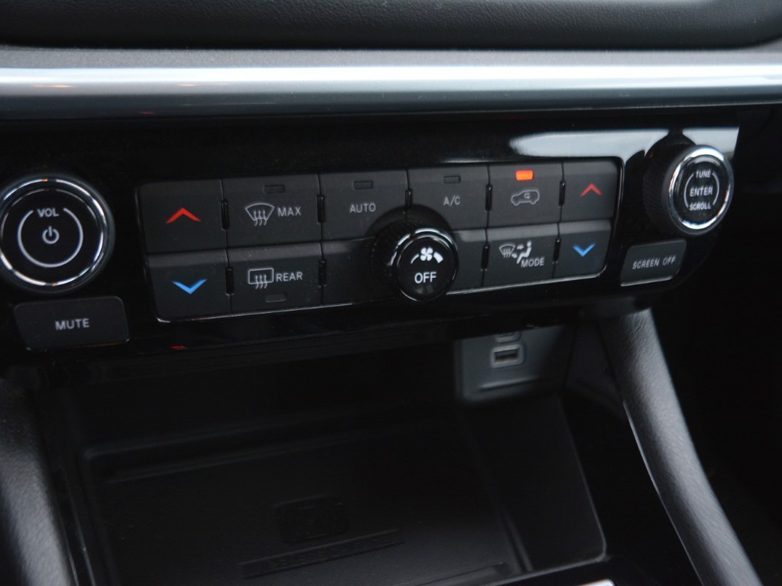 11 - Jeep Compass 1.5 turbo t4 mhev 130cv altitude 2wd