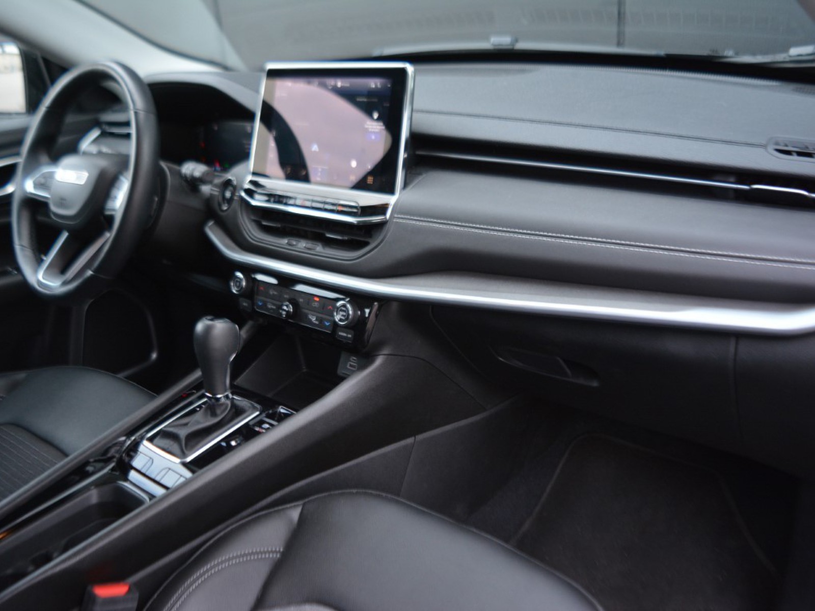 8 - Jeep Compass 1.5 turbo t4 mhev 130cv altitude 2wd