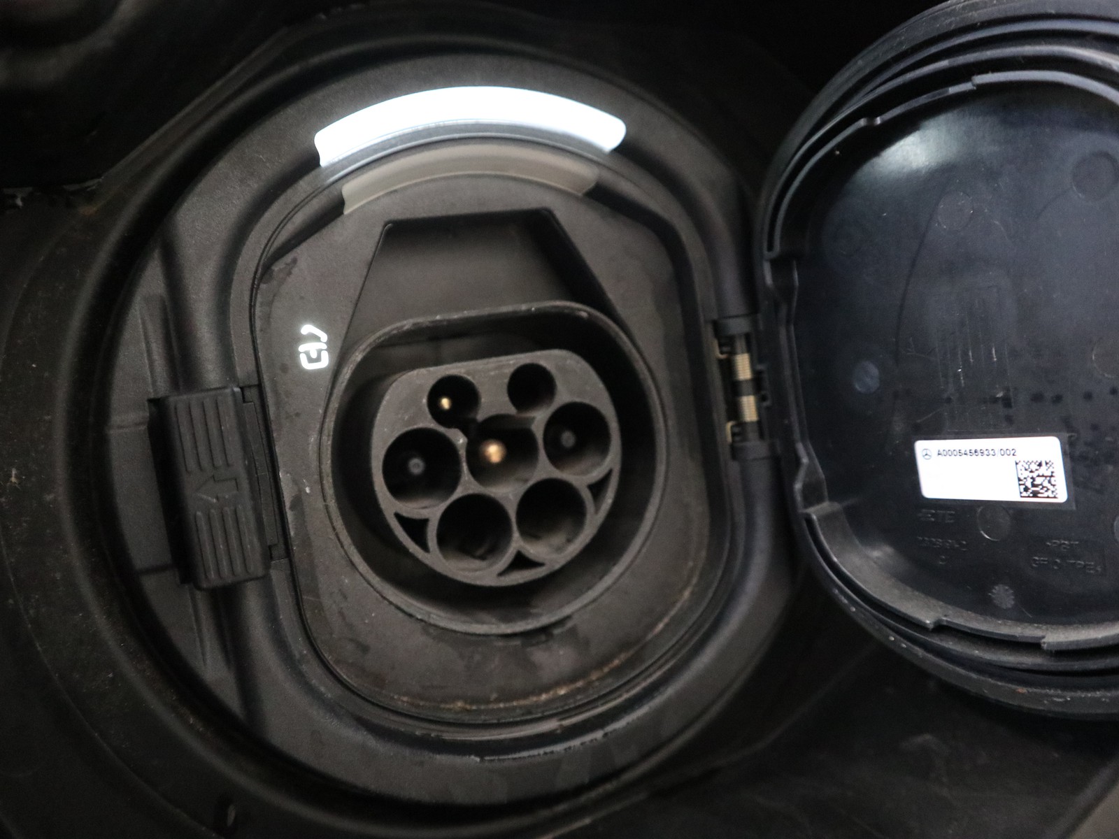 18 - Mercedes Classe A 250 e plug-in-hybrid amg line advanced plus speedshift dct amg 8g