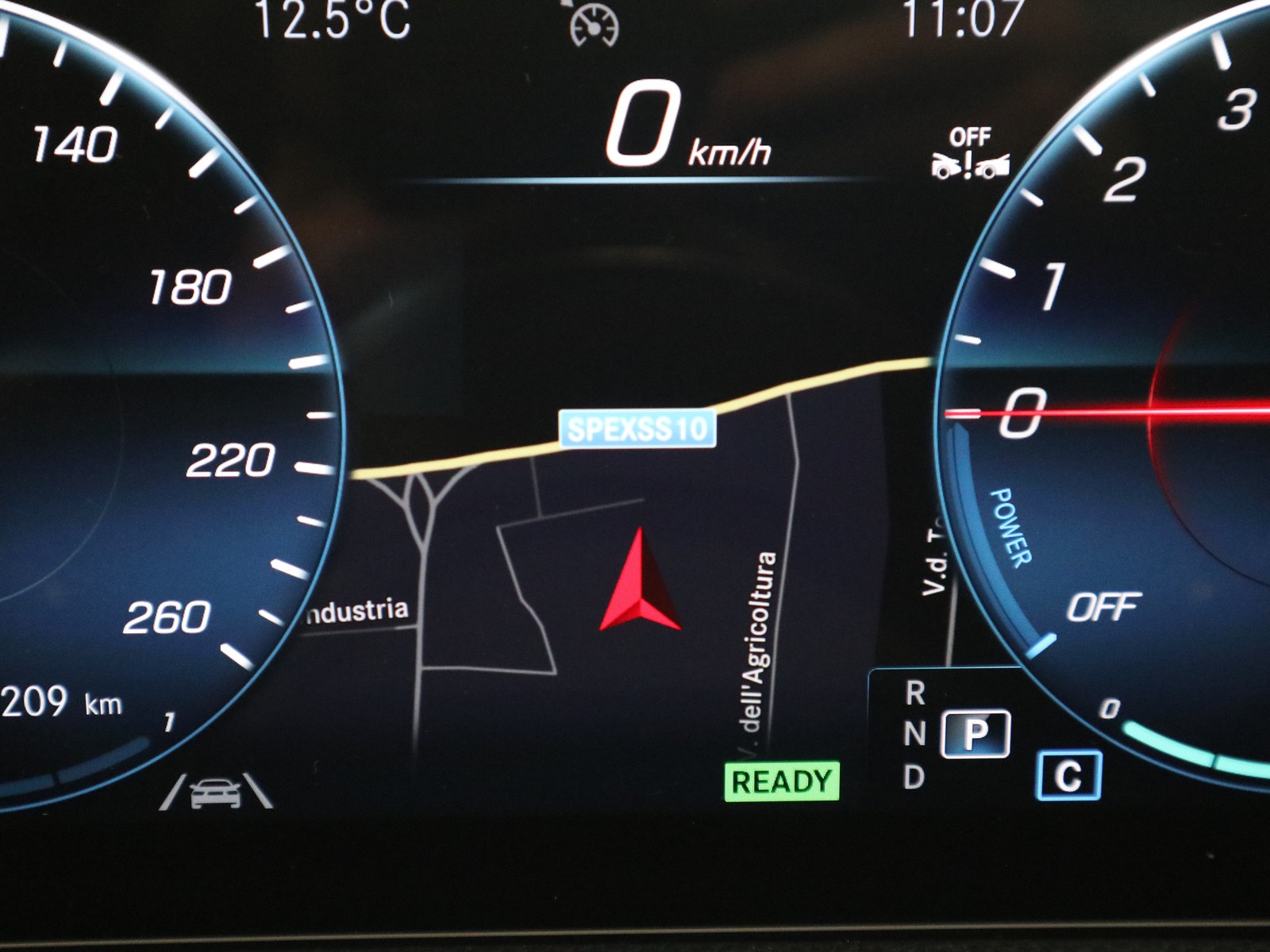 16 - Mercedes GLA 250 e plug in hybrid (e eq-power) premium 8g-dct