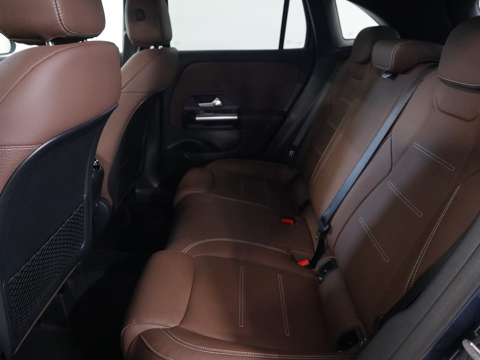 8 - Mercedes GLA 250 e plug in hybrid (e eq-power) premium 8g-dct