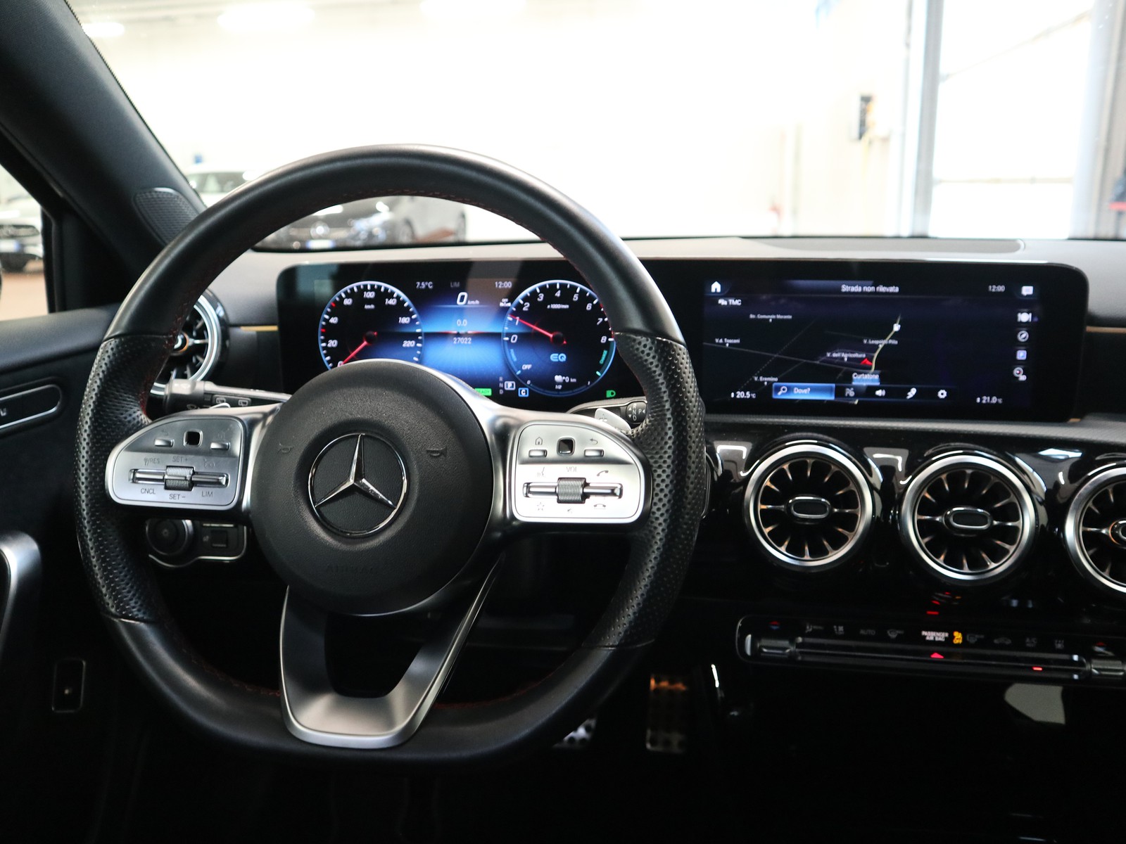 12 - Mercedes Classe A 250 e plug in hybrid (e eq-power) premium 8g-dct