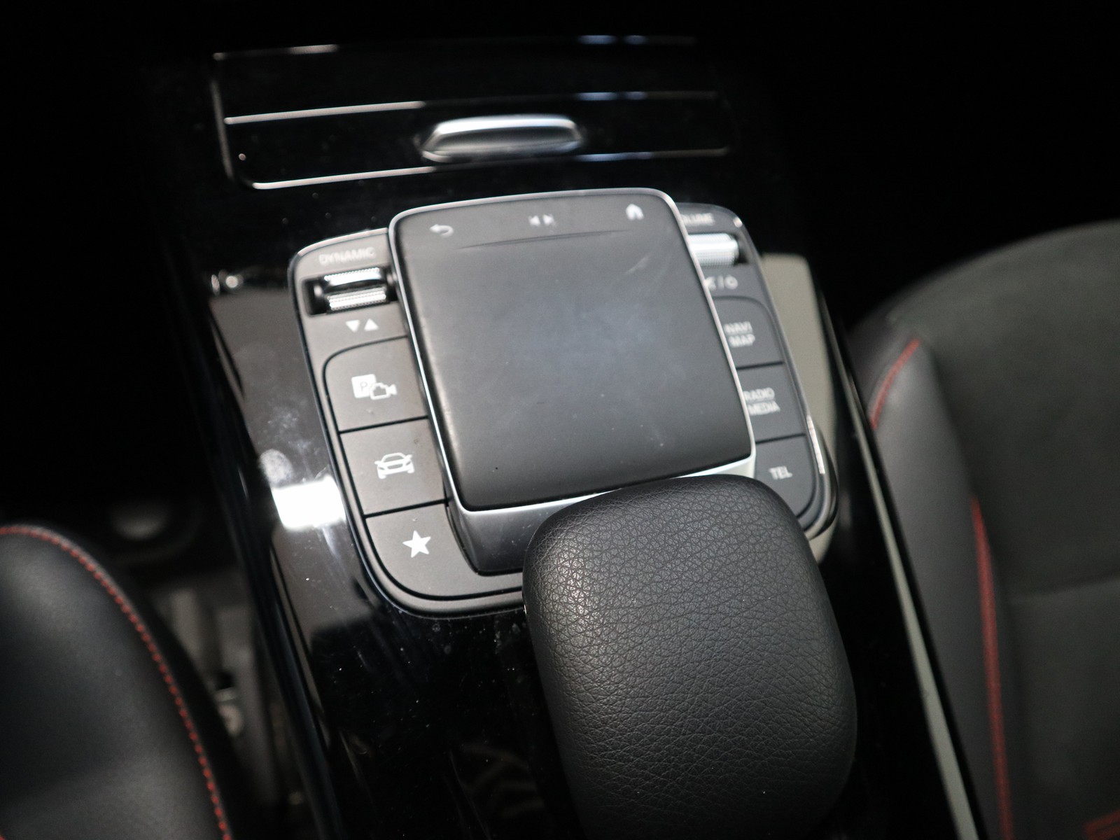 14 - Mercedes Classe A 250 e plug in hybrid (e eq-power) premium 8g-dct