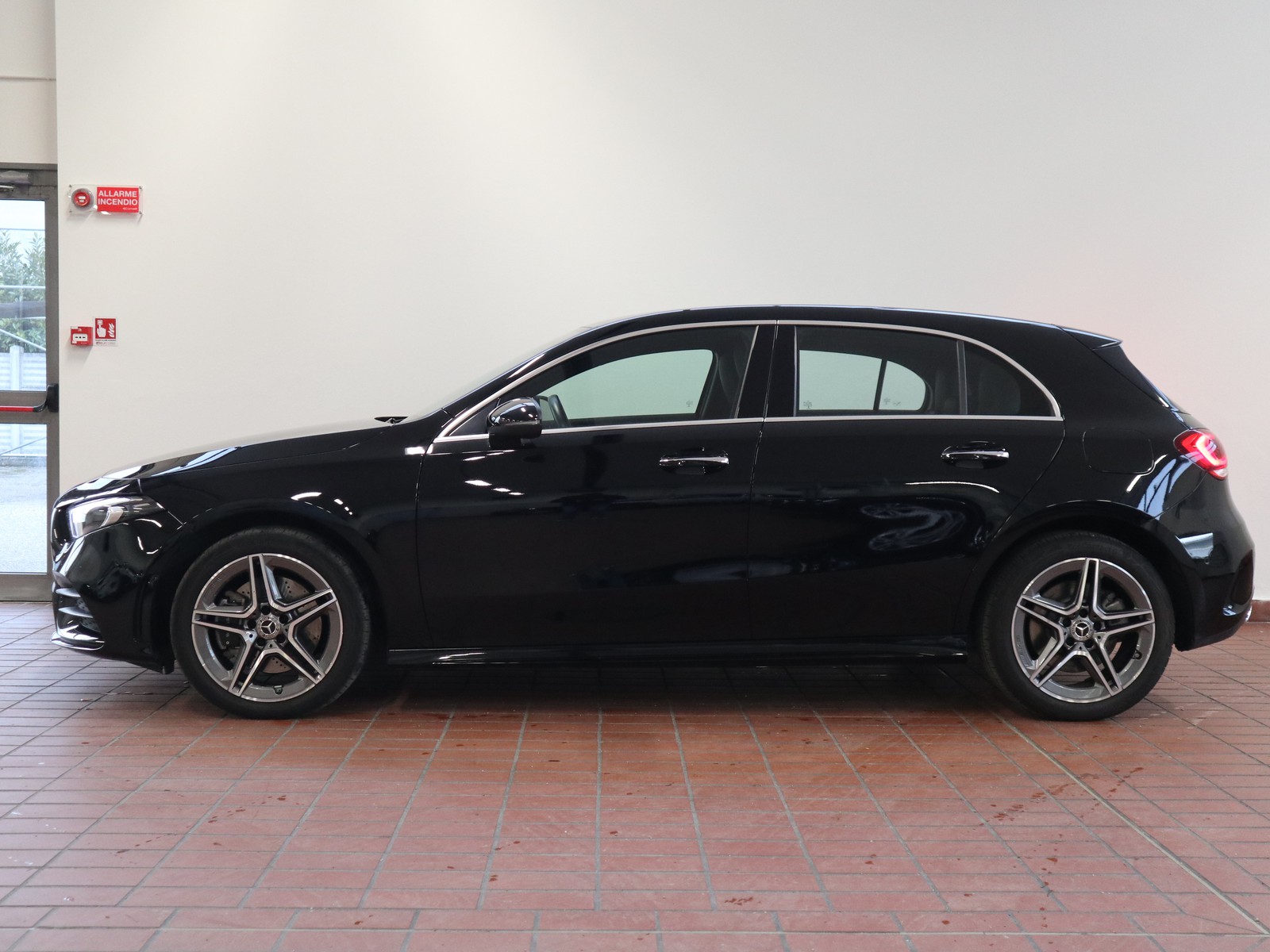 3 - Mercedes Classe A 250 e plug in hybrid (e eq-power) premium 8g-dct