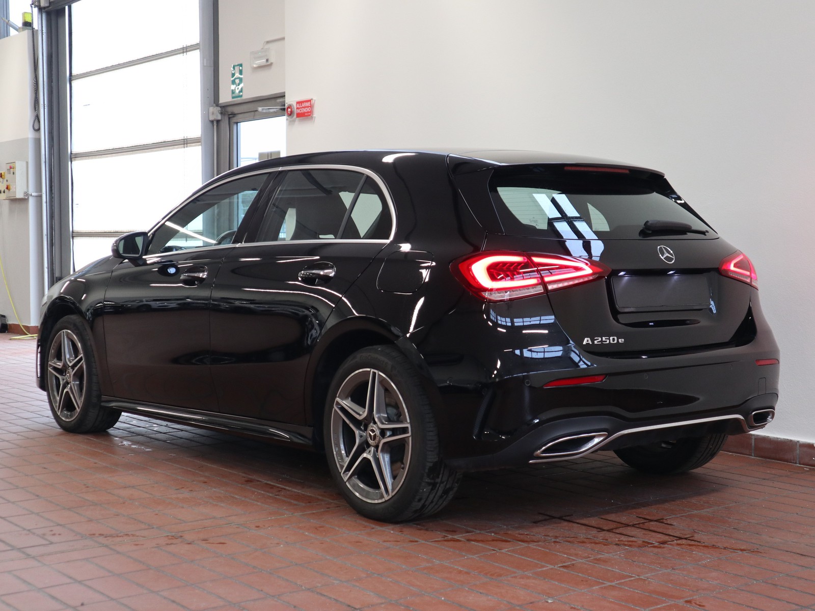 5 - Mercedes Classe A 250 e plug in hybrid (e eq-power) premium 8g-dct