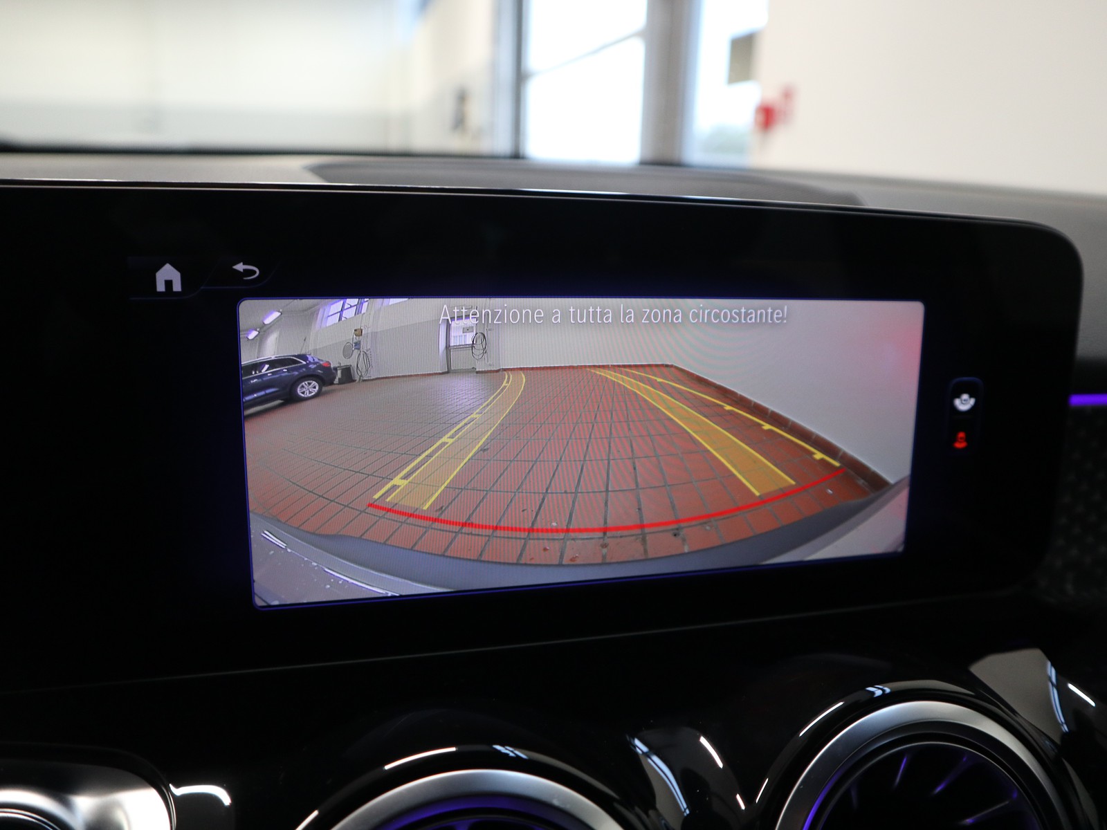 11 - Mercedes EQB 250+ progressive