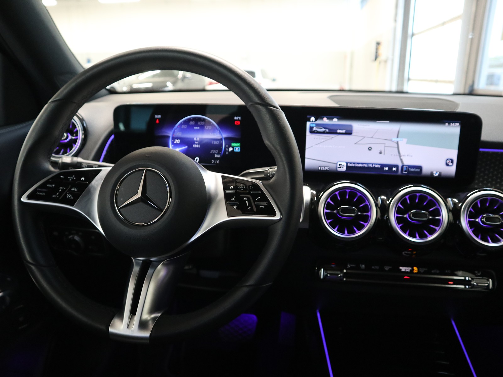 12 - Mercedes EQB 250+ progressive