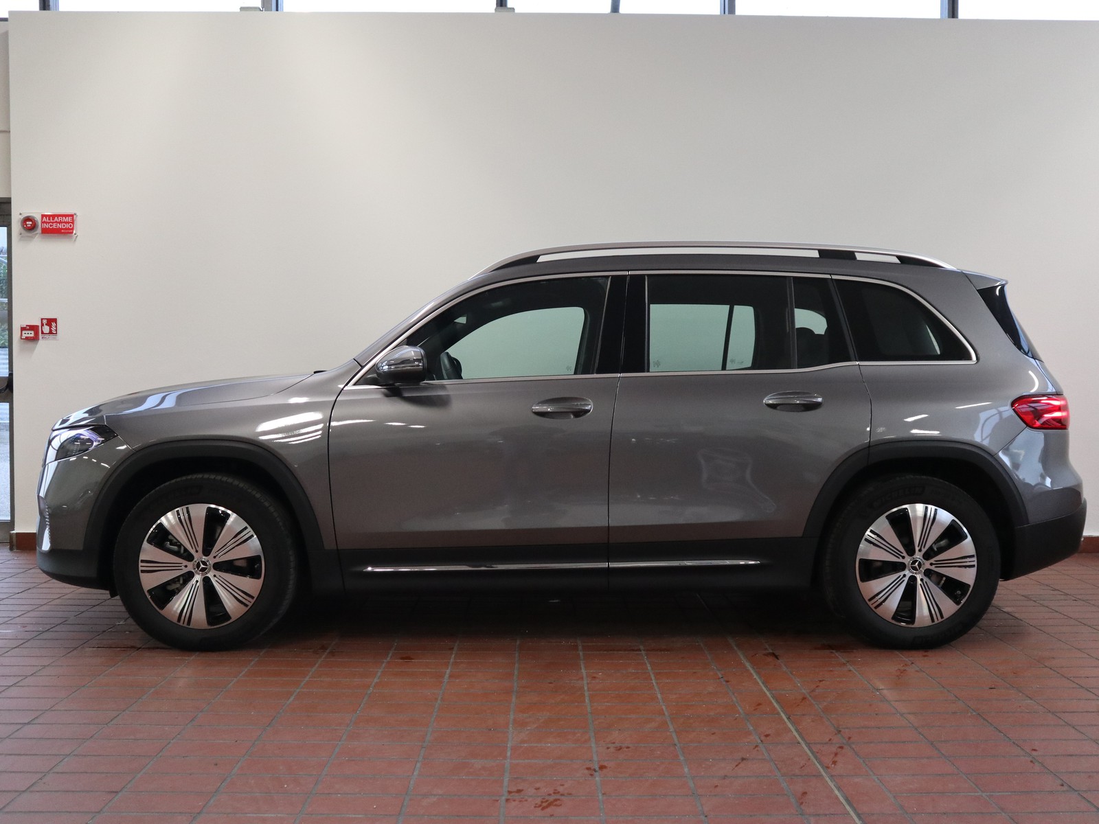 3 - Mercedes EQB 250+ progressive