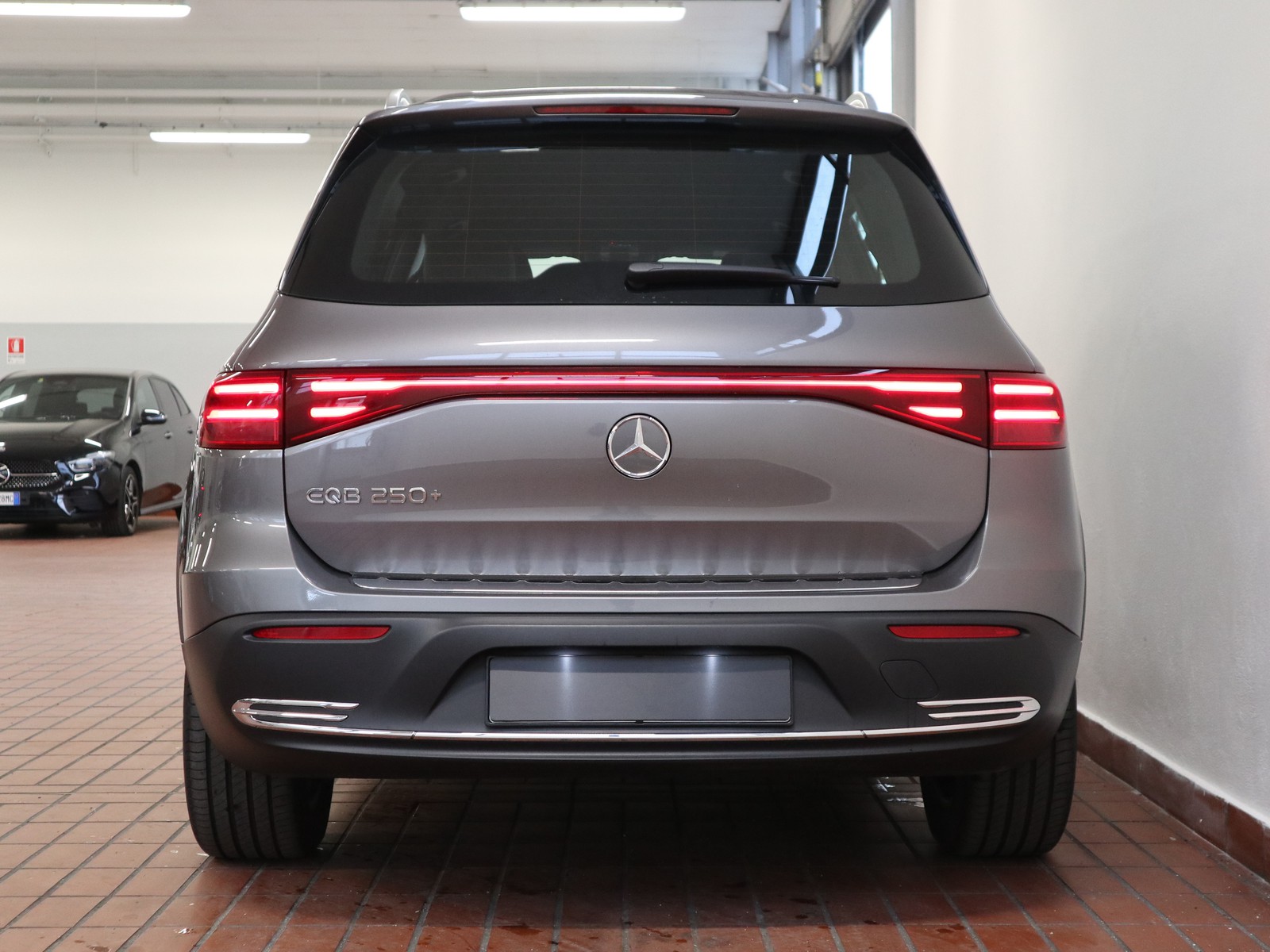 6 - Mercedes EQB 250+ progressive