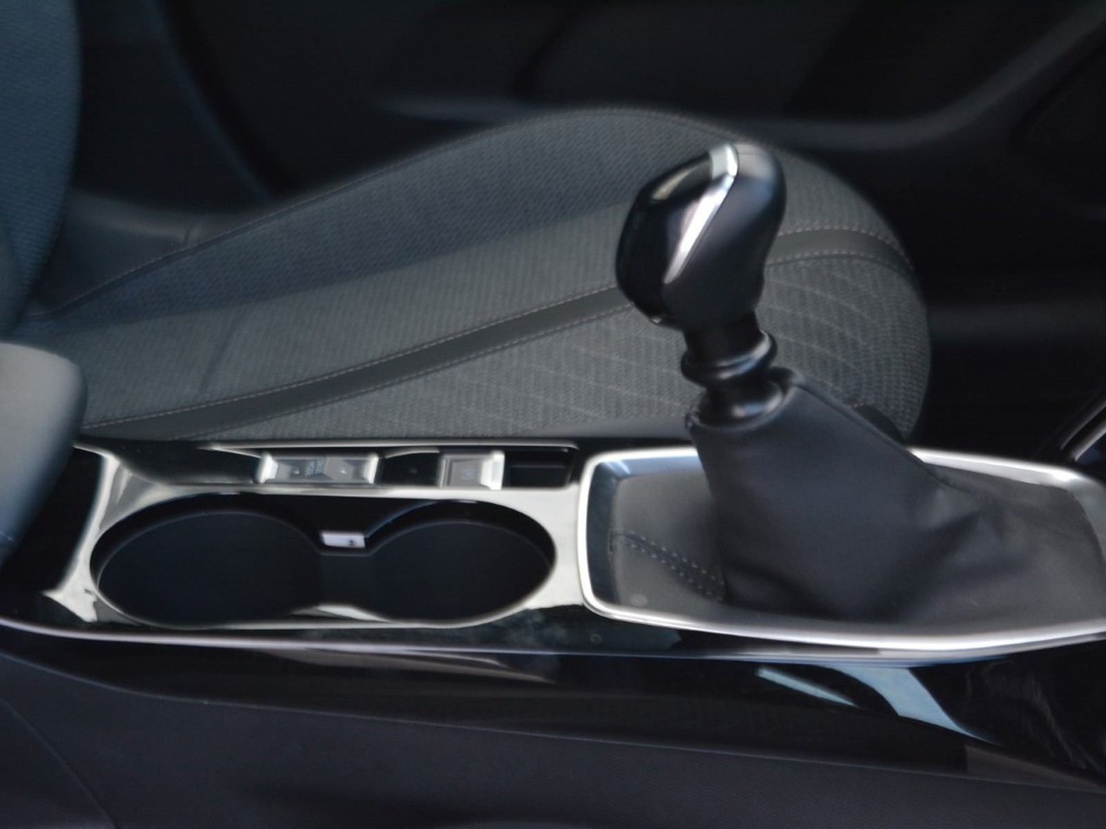 12 - Peugeot 208 1.2 puretech 100cv allure s&s