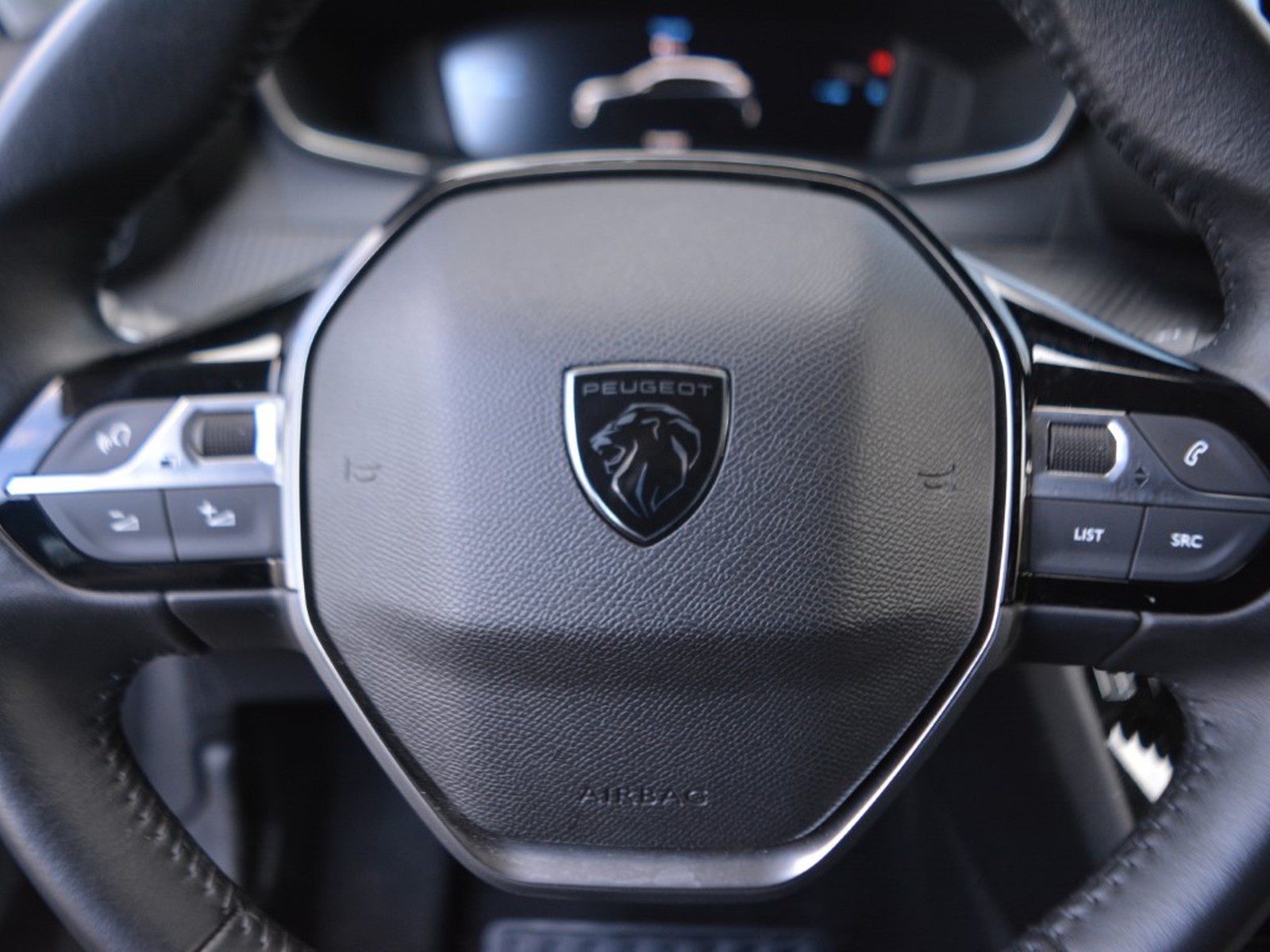 9 - Peugeot 208 1.2 puretech 100cv allure s&s