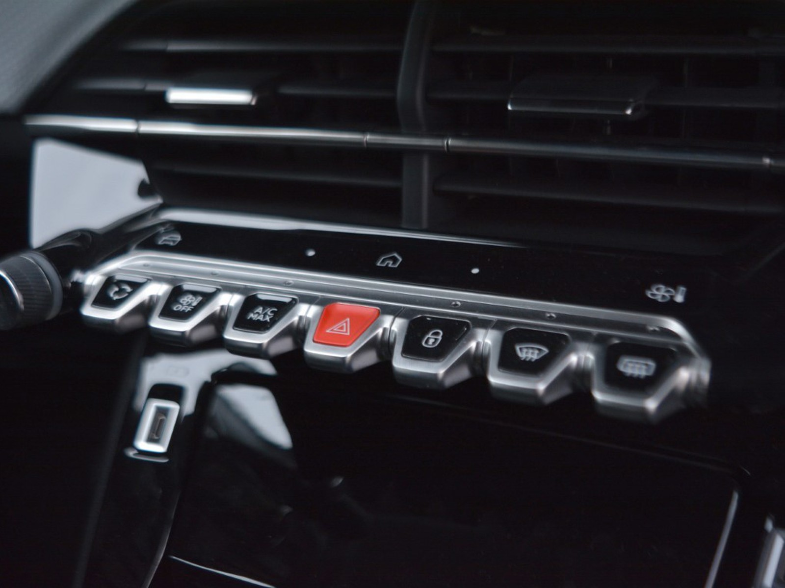 11 - Peugeot 208 1.2 puretech 100cv allure s&s