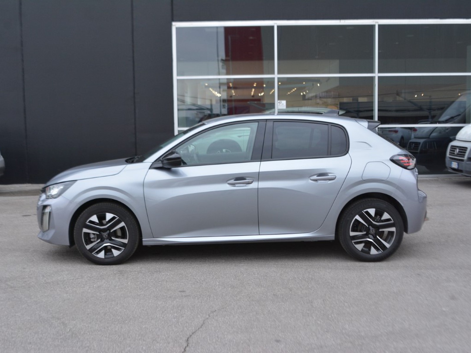 24 - Peugeot 208 1.2 puretech 100cv allure s&s