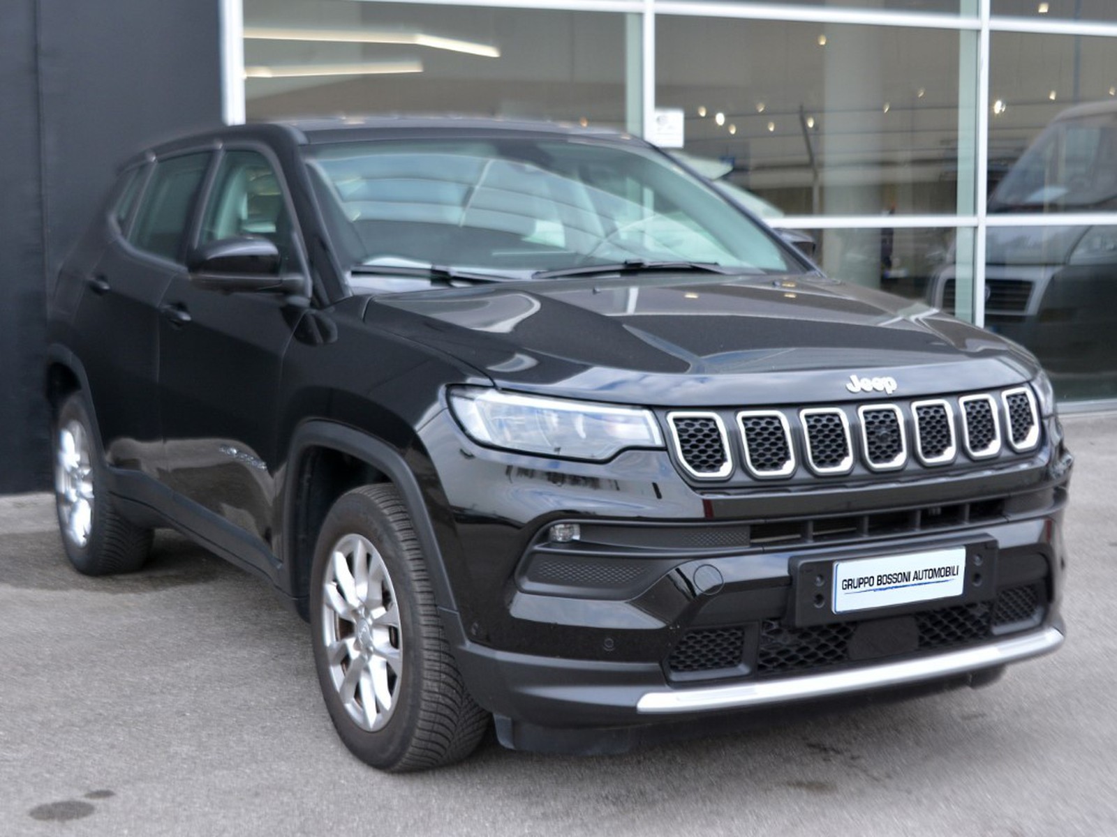 2 - Jeep Compass 1.5 turbo t4 mhev 130cv altitude 2wd