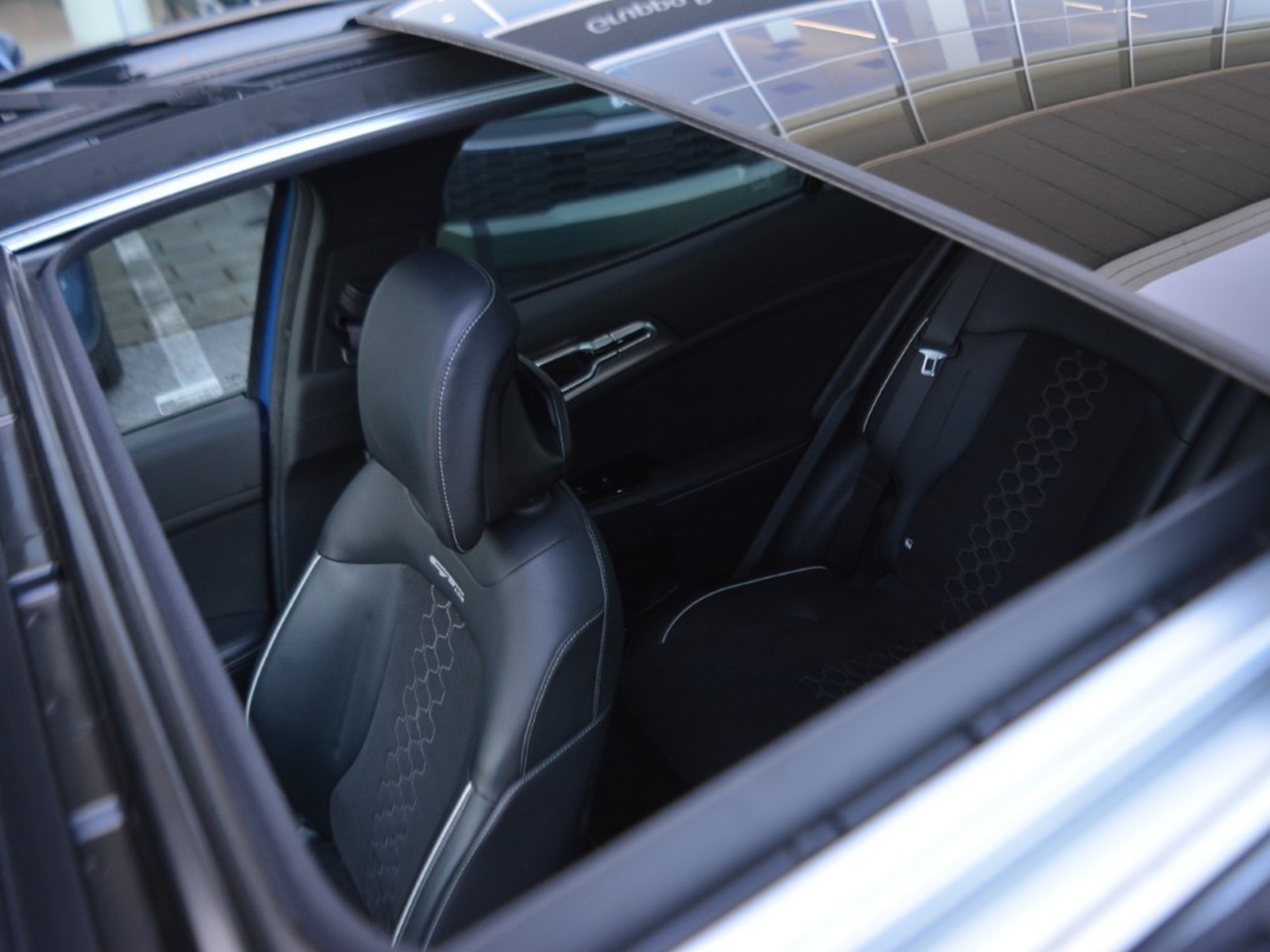 14 - Kia Sportage 1.6 t-gdi hev gt-line sunroof pack at6