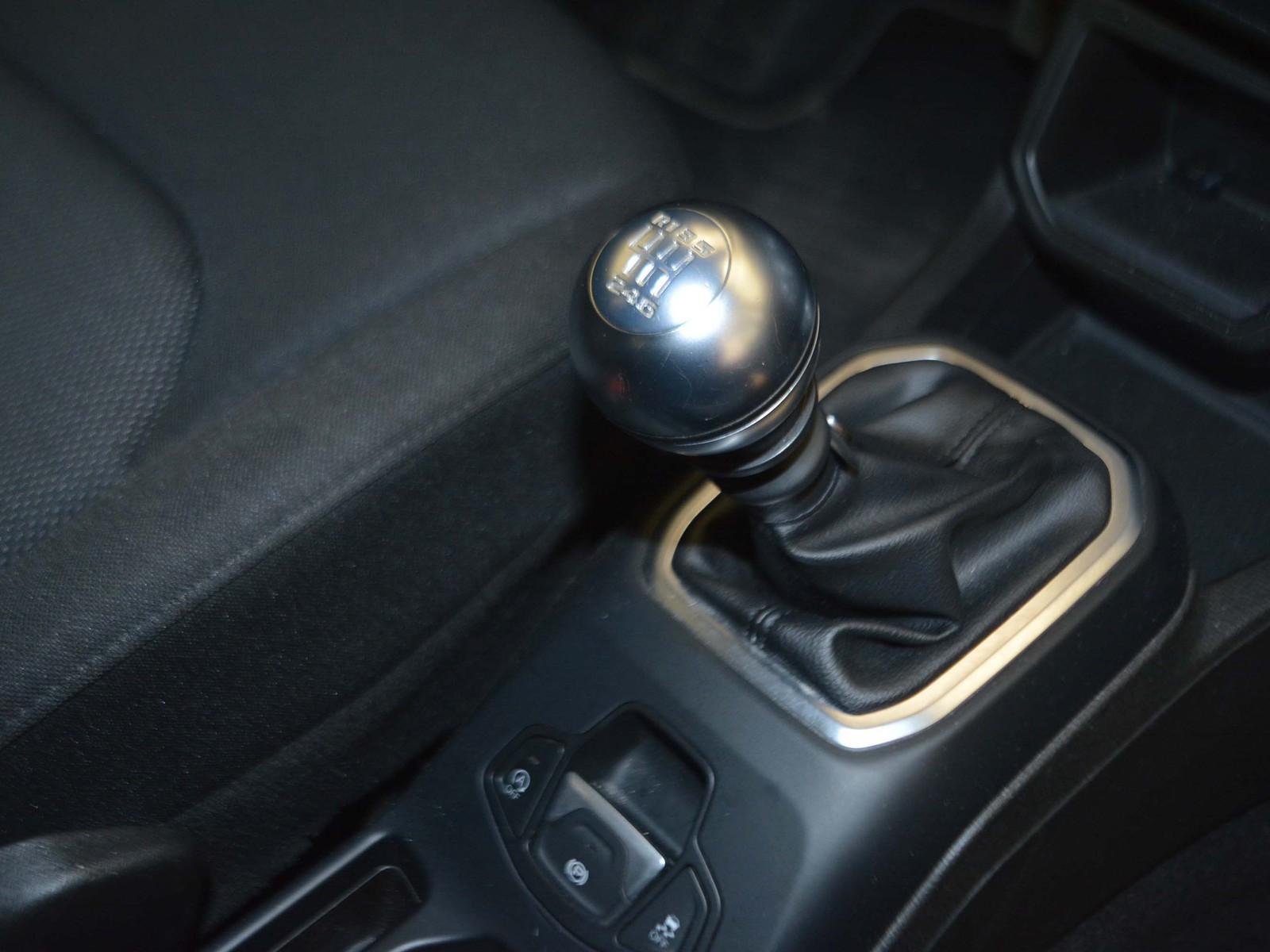 17 - Jeep Renegade 1.0 t3 longitude 2wd