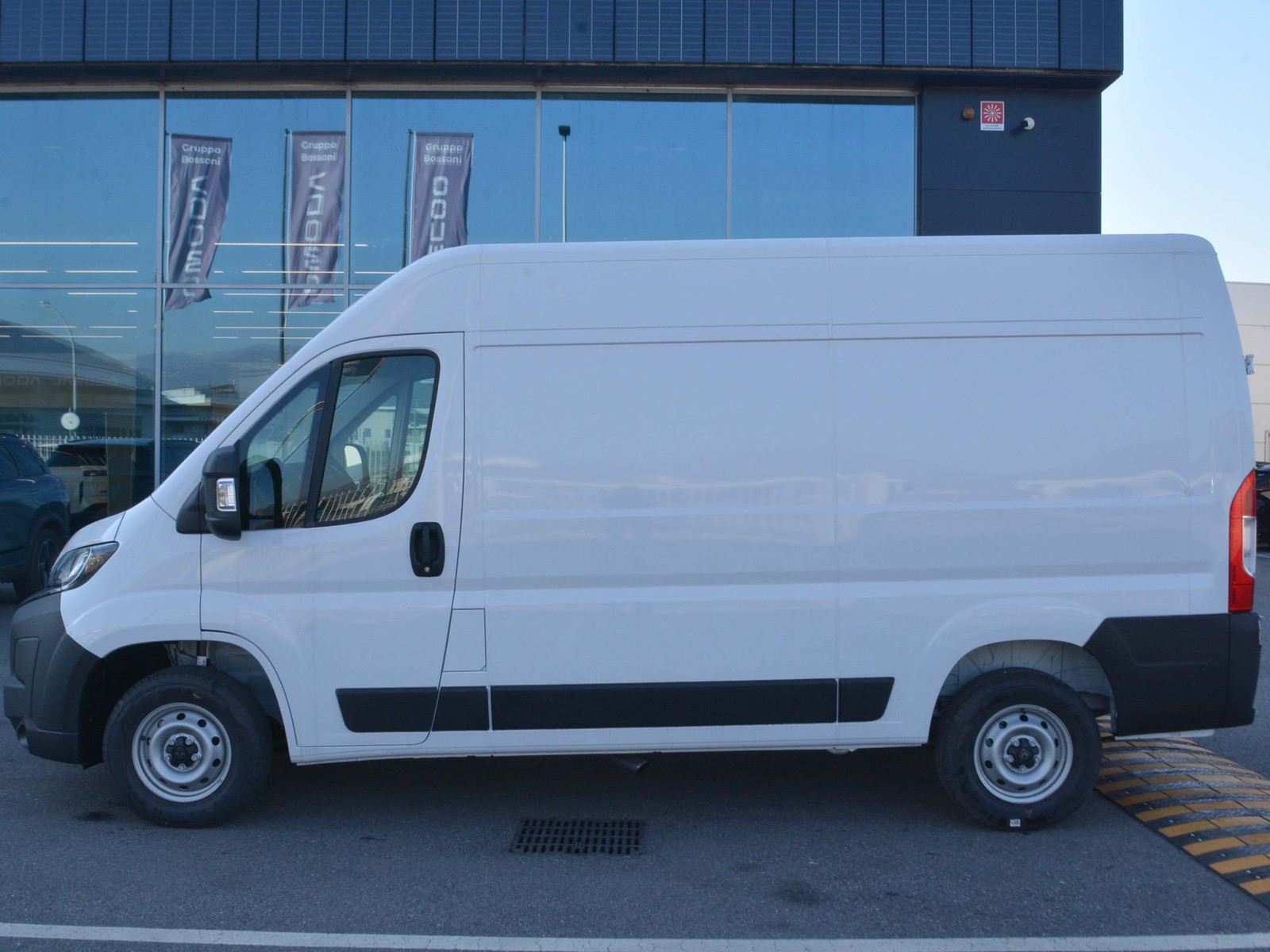 26 - Peugeot Boxer 35 l2h2 2.2 diesel 140cv s&s