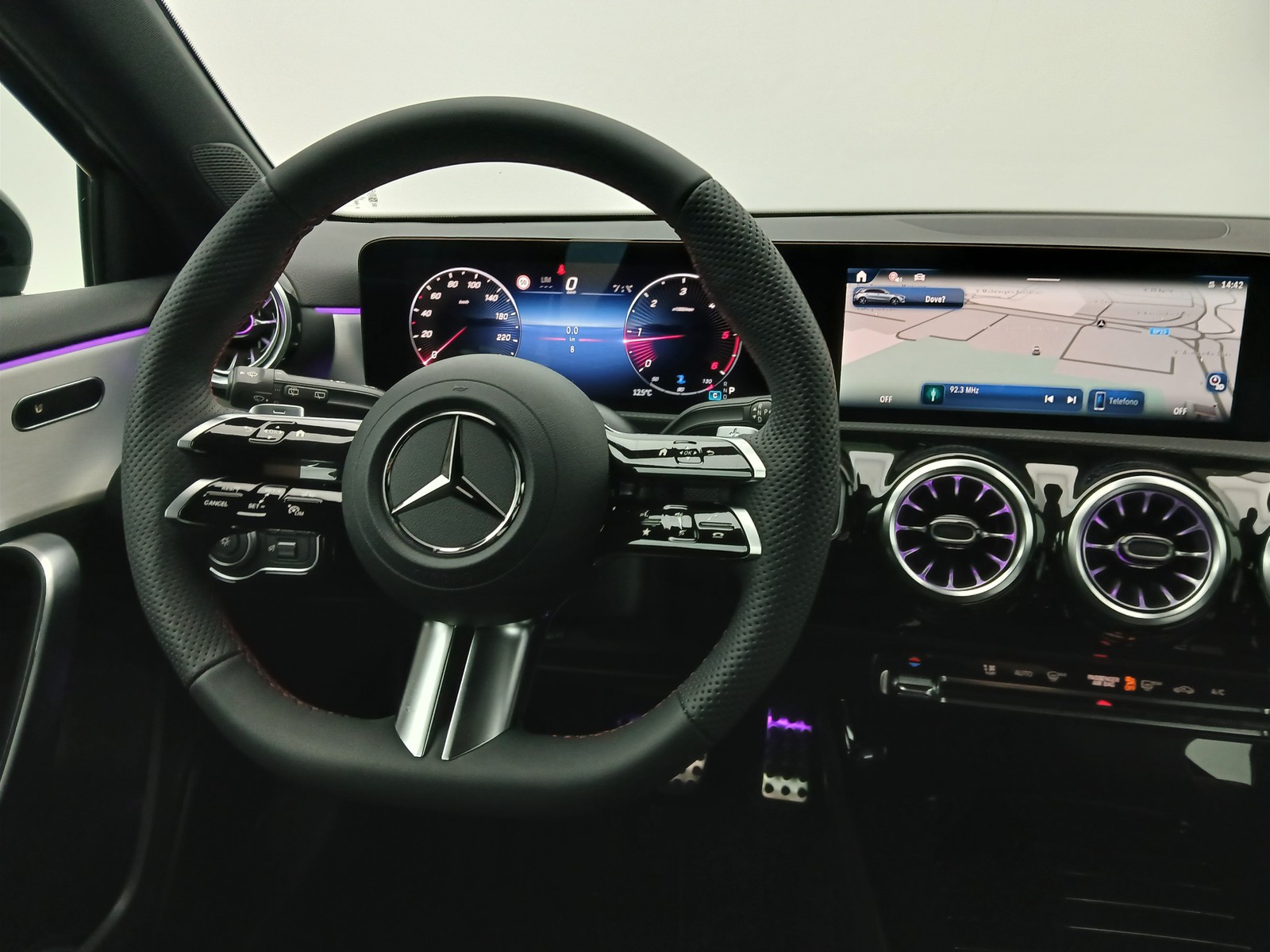 12 - Mercedes Classe A 180 d amg line extra speedshift dct amg 8g