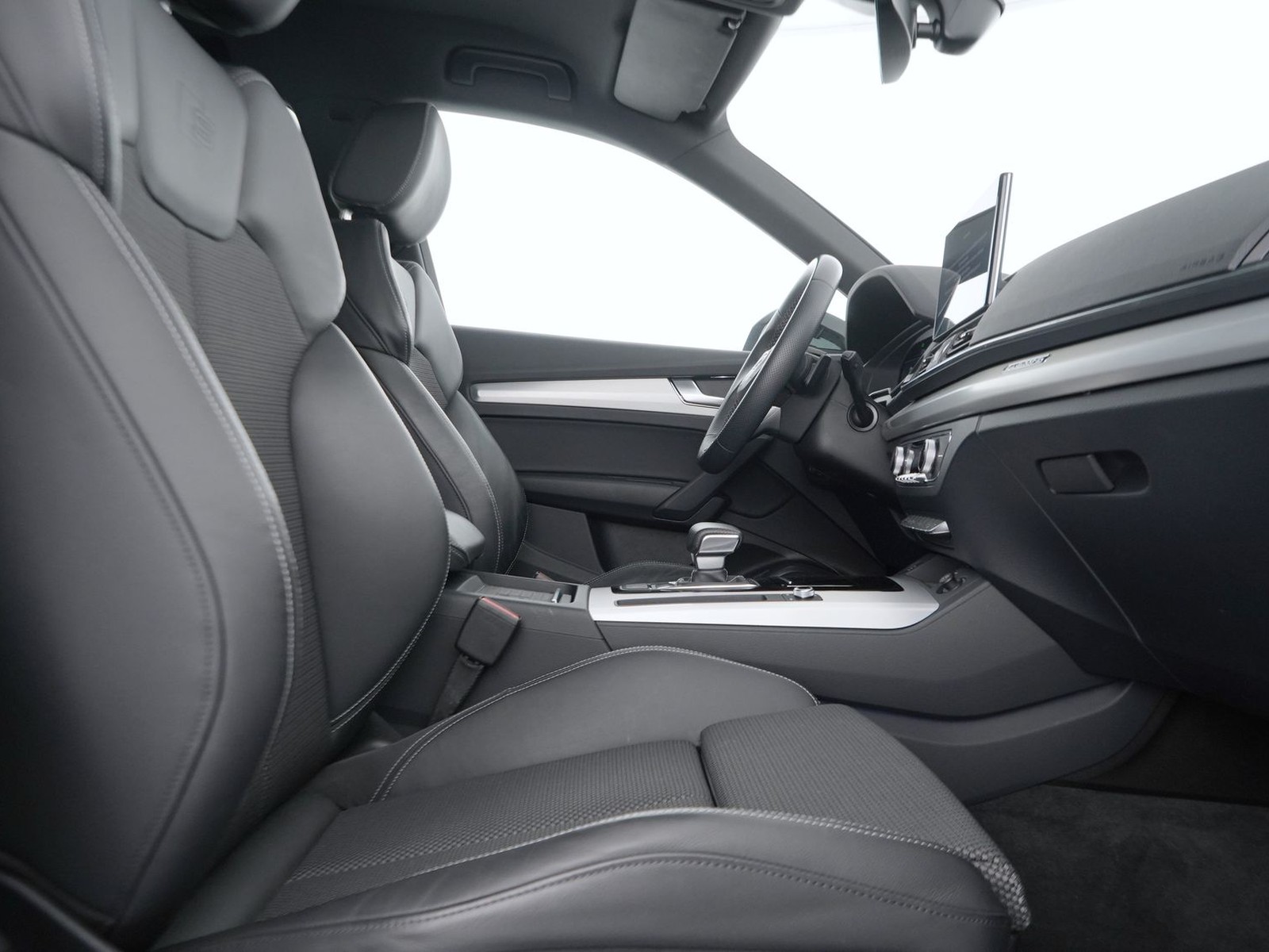 16 - Audi Q5 40 2.0 tdi mhev 12v s line plus quattro s tronic