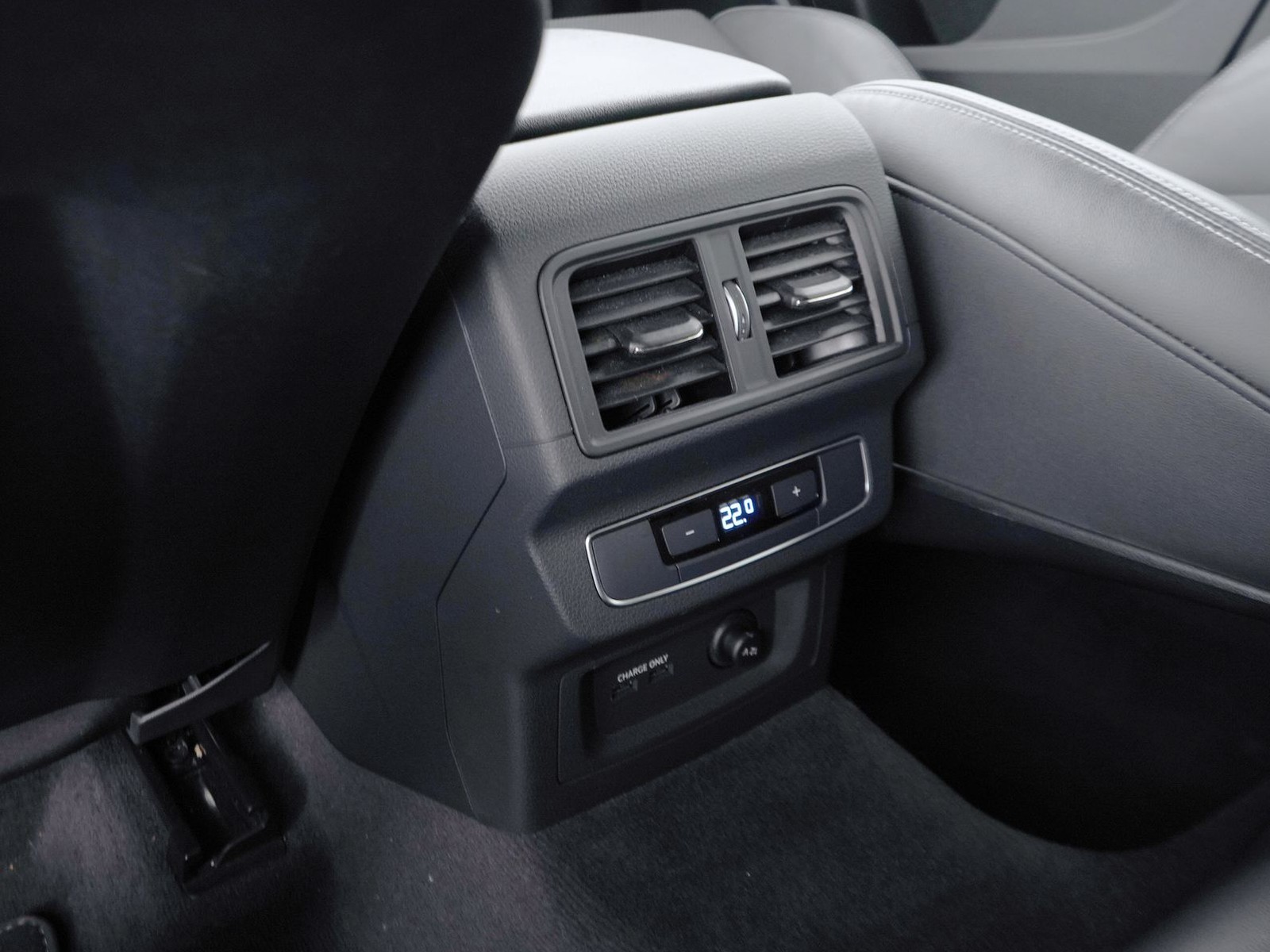 28 - Audi Q5 40 2.0 tdi mhev 12v s line plus quattro s tronic