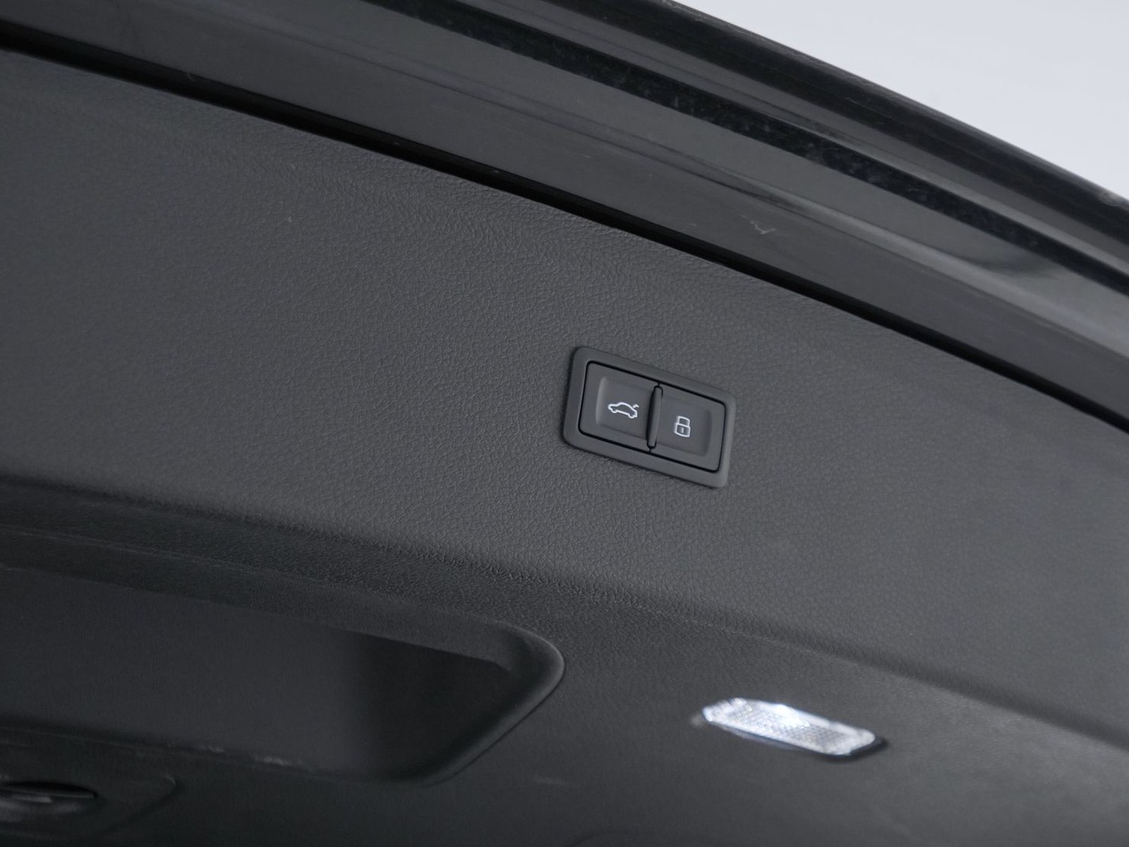 39 - Audi Q5 40 2.0 tdi mhev 12v s line plus quattro s tronic