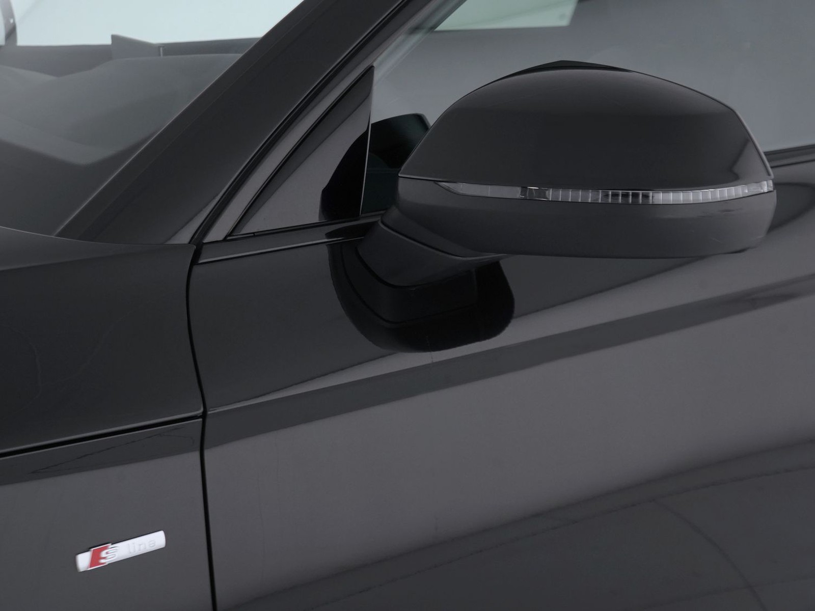 40 - Audi Q5 40 2.0 tdi mhev 12v s line plus quattro s tronic