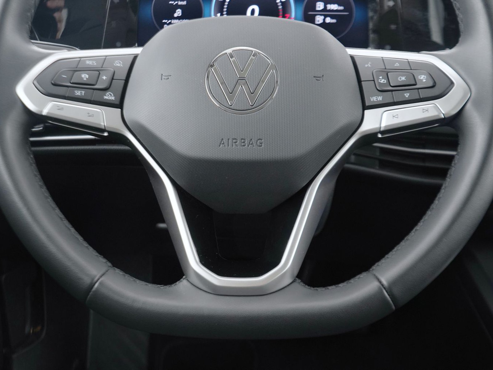 15 - Volkswagen Golf 1.5 tsi ehybrid 204cv edition plus dsg