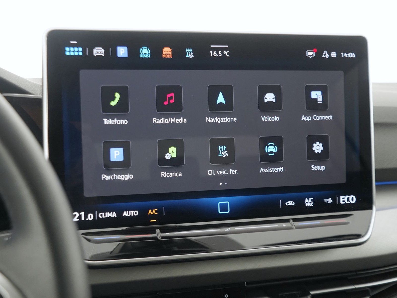 28 - Volkswagen Golf 1.5 tsi ehybrid 204cv edition plus dsg
