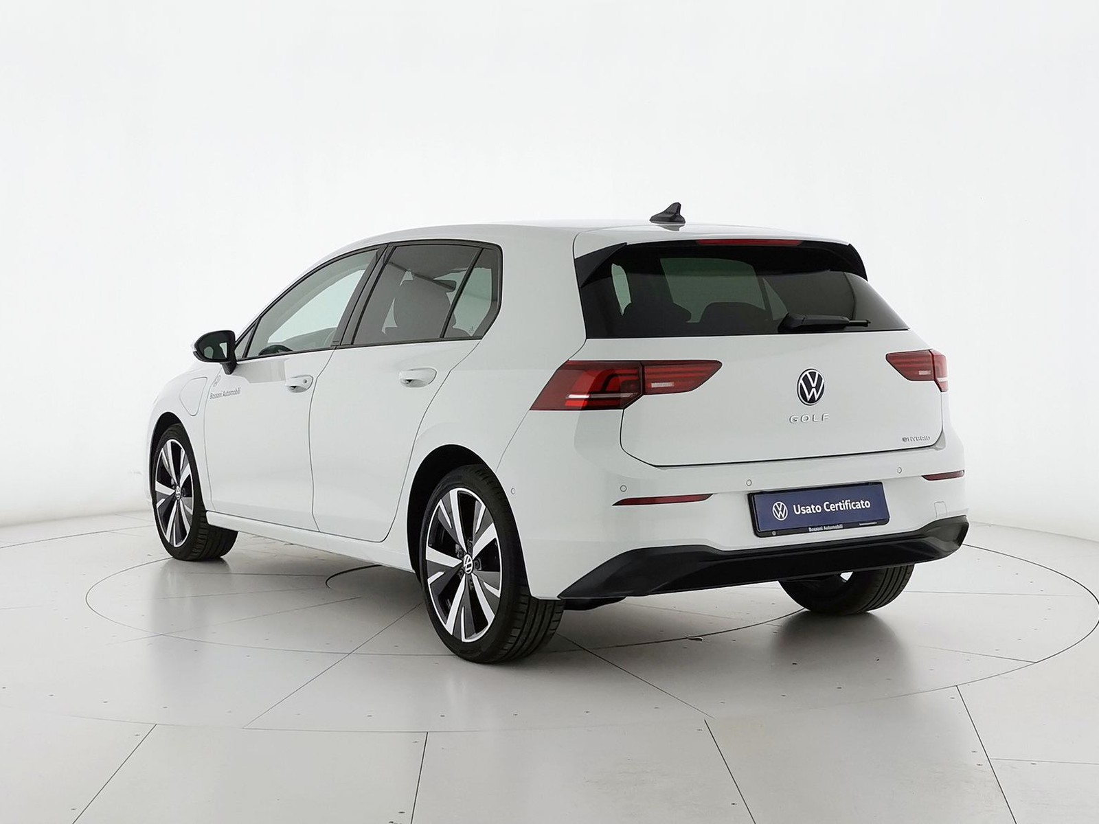 4 - Volkswagen Golf 1.5 tsi ehybrid 204cv edition plus dsg