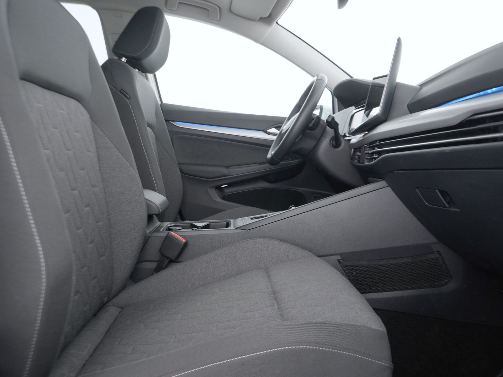 8 - Volkswagen Golf 1.5 tsi ehybrid 204cv edition plus dsg