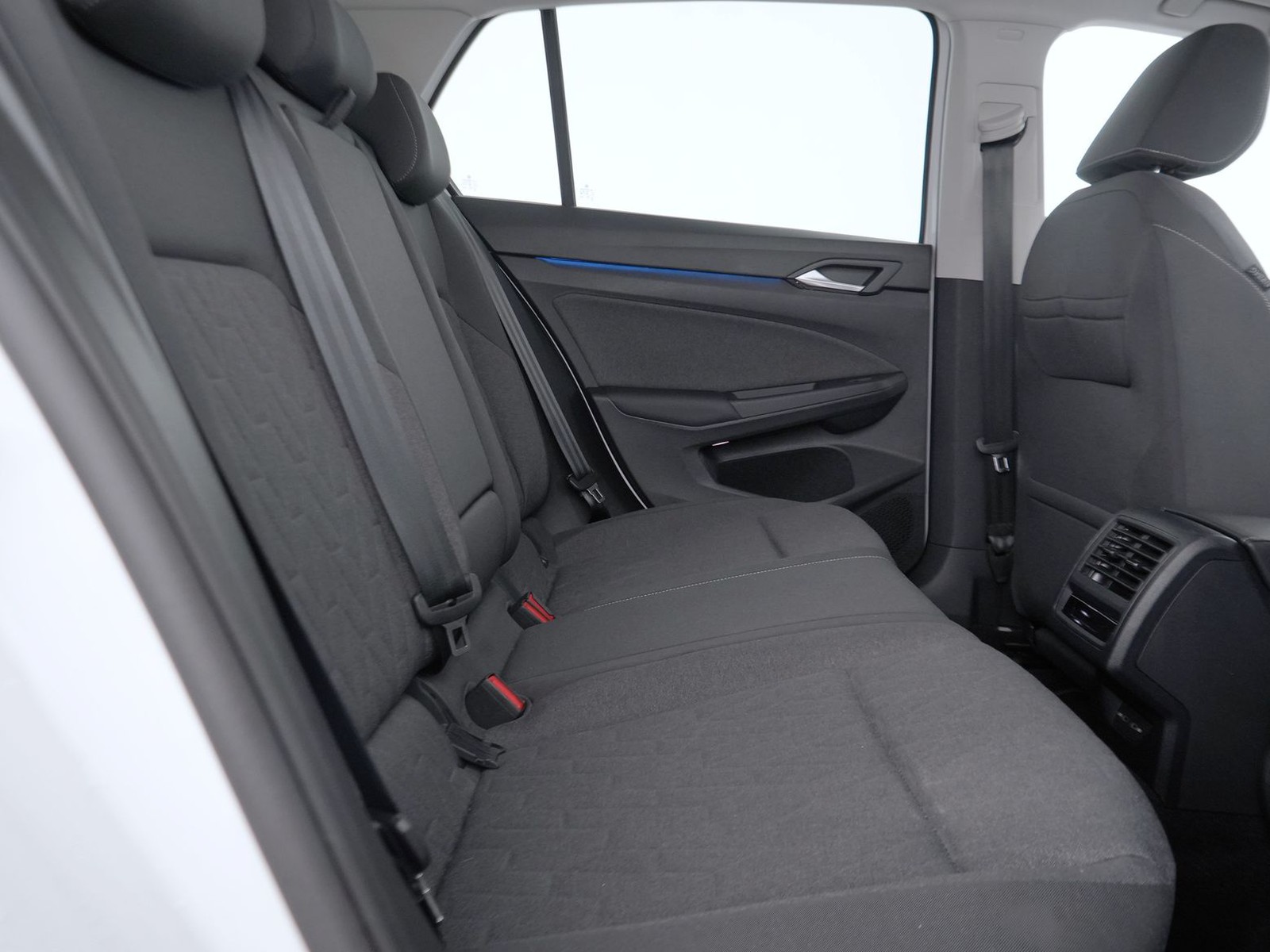 9 - Volkswagen Golf 1.5 tsi ehybrid 204cv edition plus dsg
