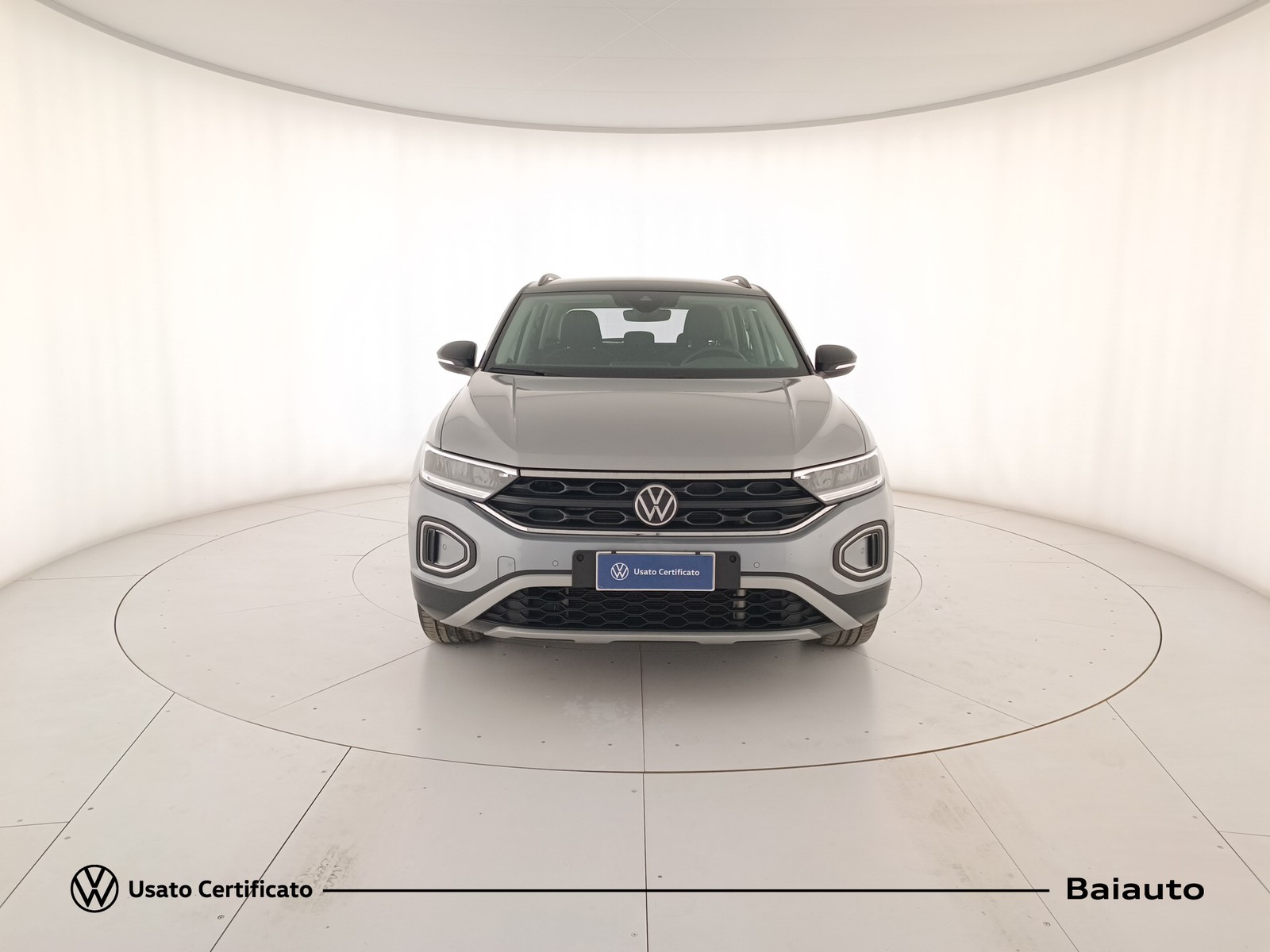 2 - Volkswagen T-Roc 1.5 tsi act life dsg