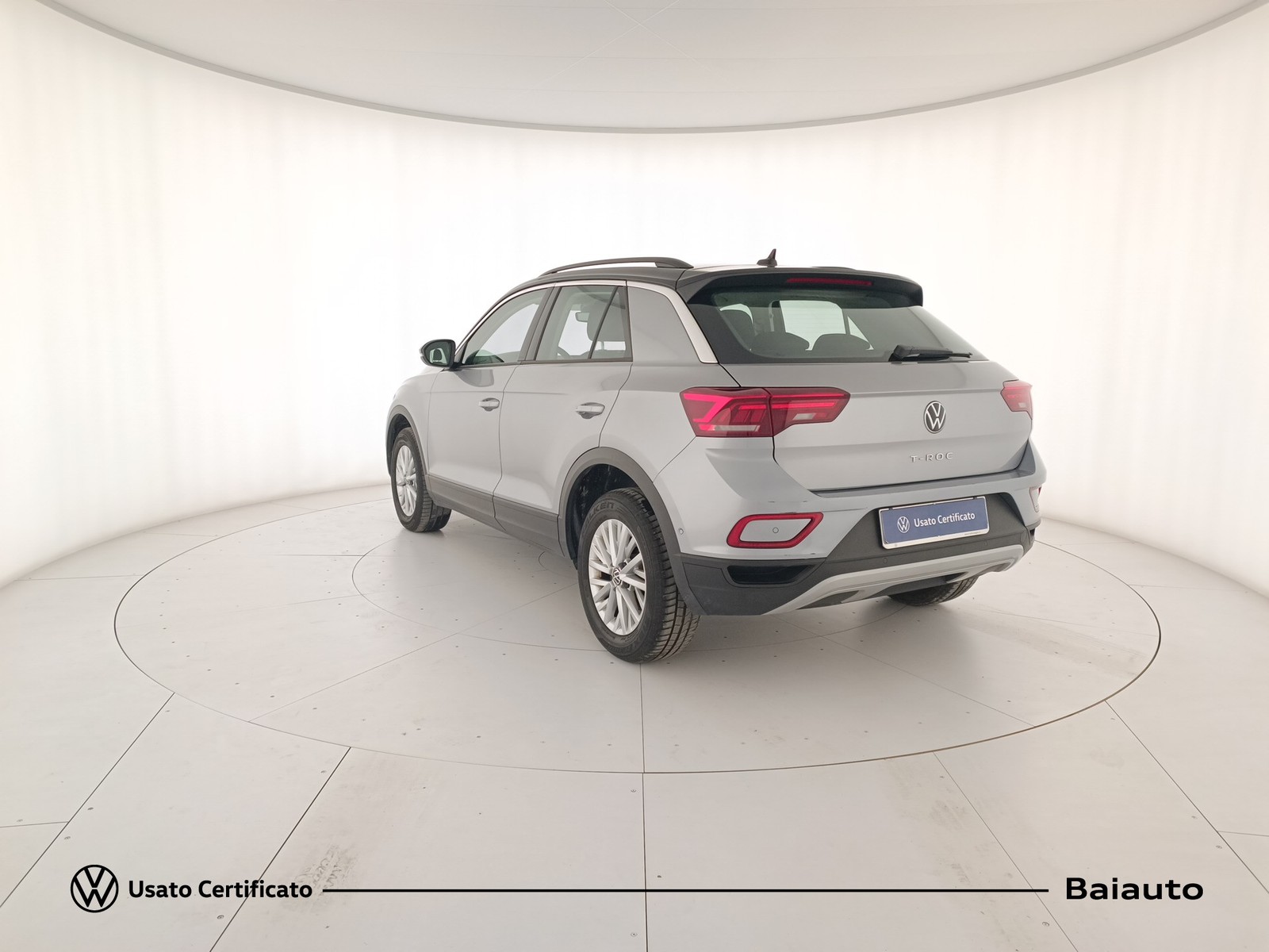 4 - Volkswagen T-Roc 1.5 tsi act life dsg