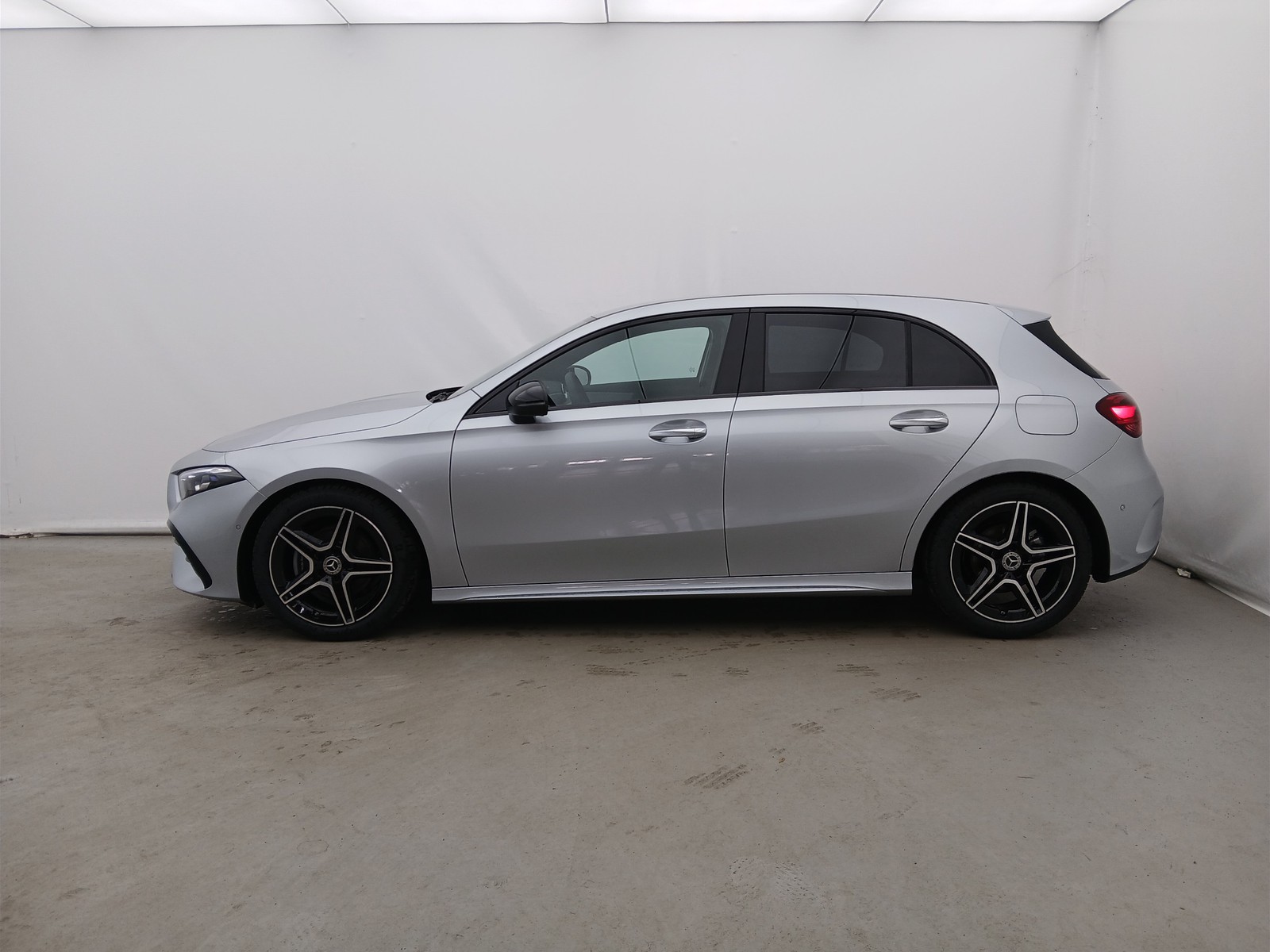 3 - Mercedes Classe A 180 amg line premium 7g-dct