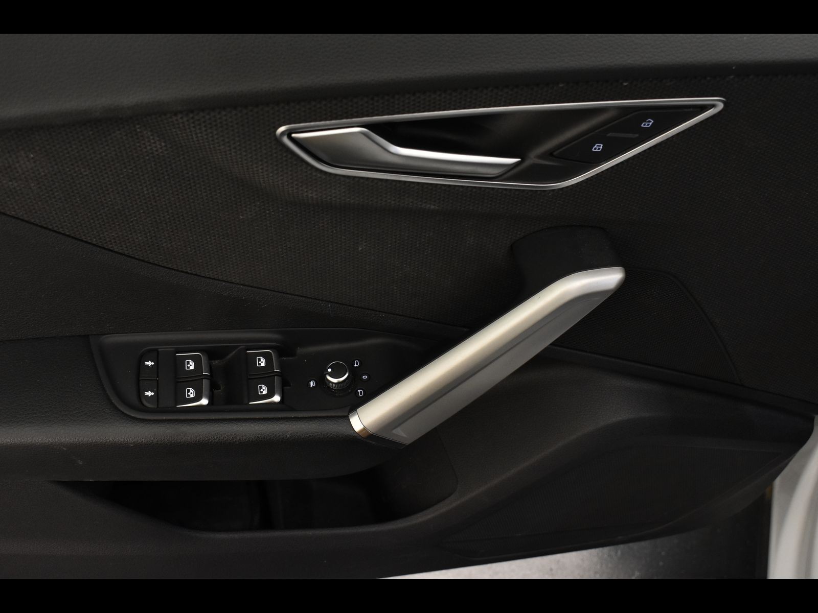 16 - Audi Q2 35 1.5 tfsi s line edition s tronic