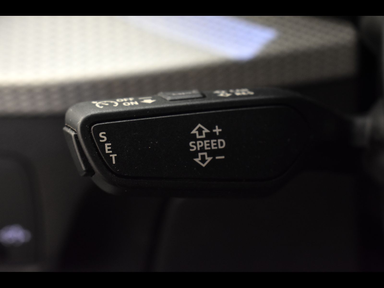 18 - Audi Q2 35 1.5 tfsi s line edition s tronic