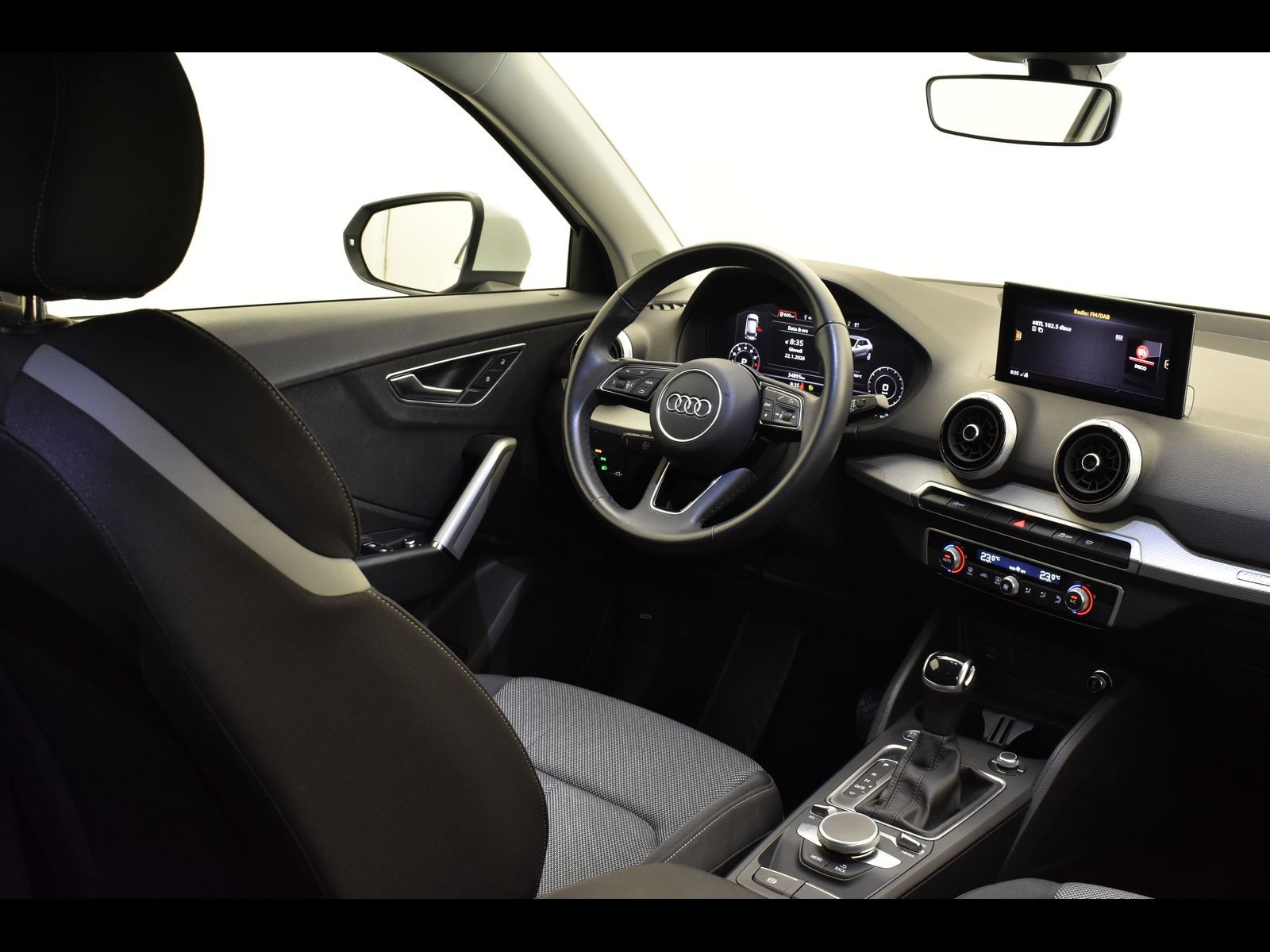 4 - Audi Q2 35 1.5 tfsi s line edition s tronic