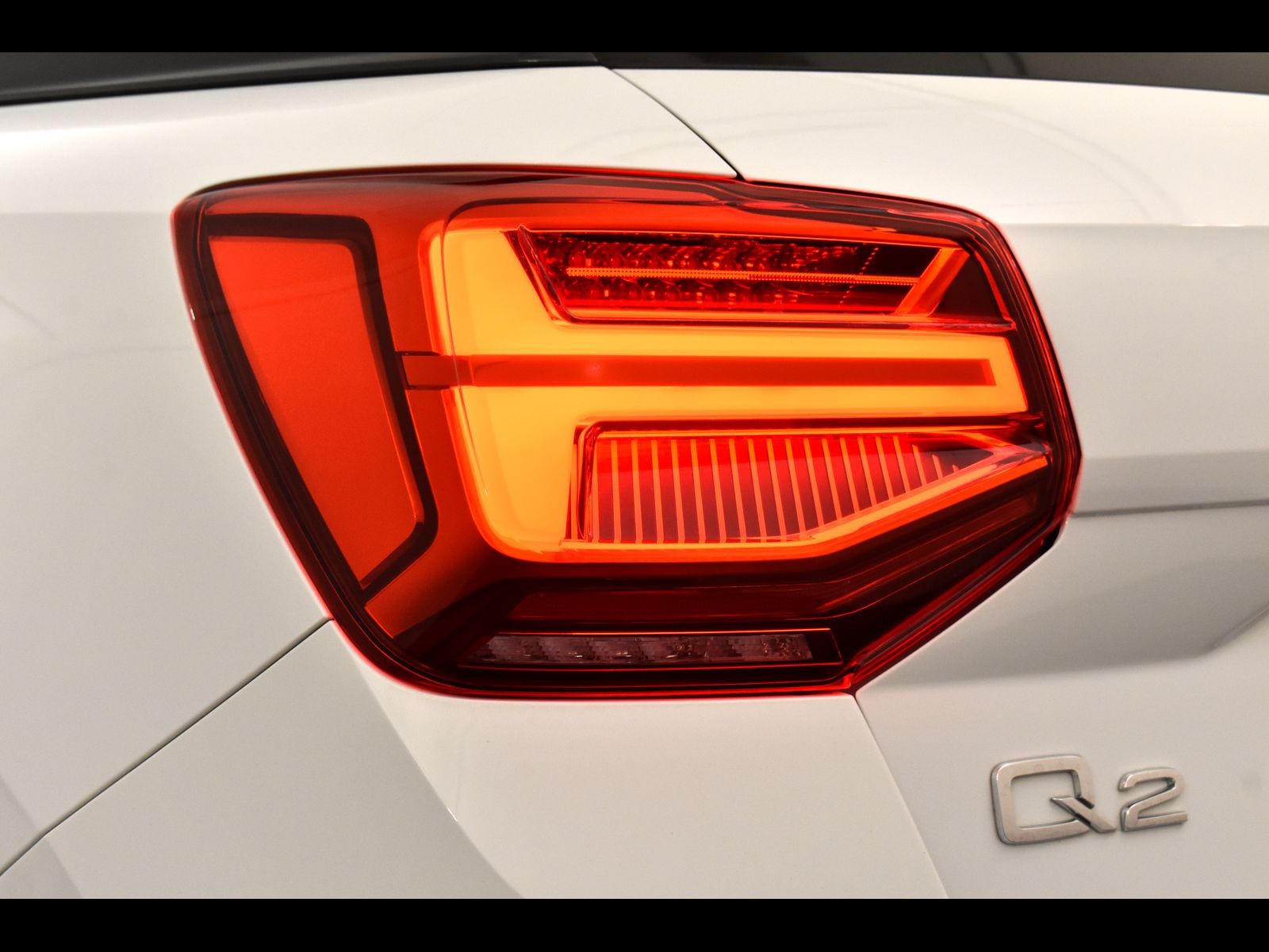 10 - Audi Q2 35 1.5 tfsi s line edition s tronic