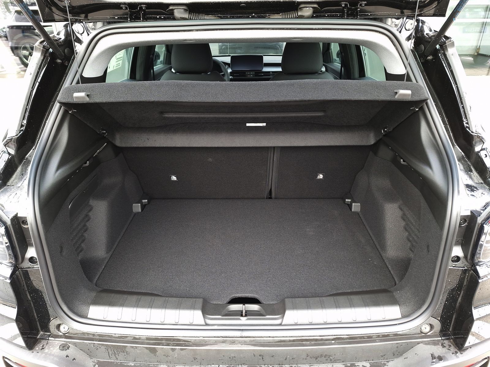 6 - Jeep Avenger 1.2 turbo 100cv longitude fwd